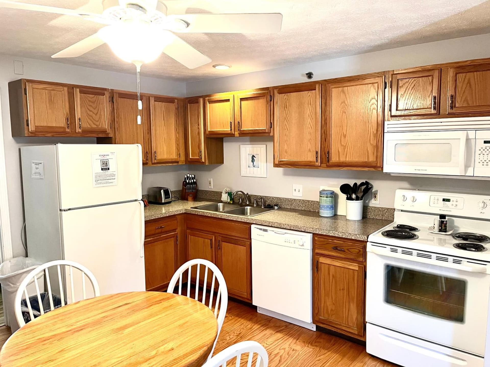 Elmwood Resort Hotel gallery photo in Wells — image 67