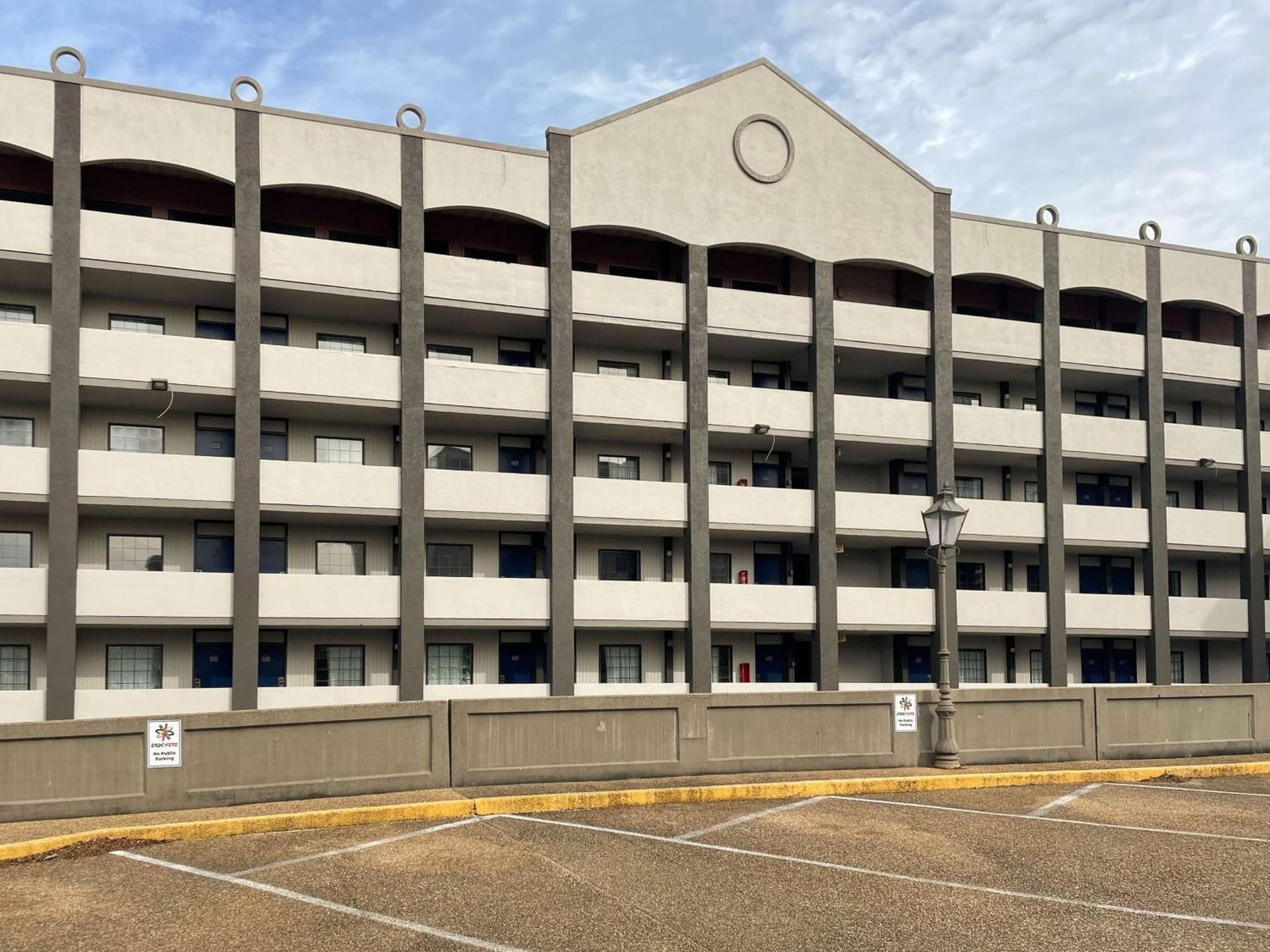 Studio 6 Vicksburg, MS- Downtown featured exterior or lobby in Vicksburg, MS — similar hotel