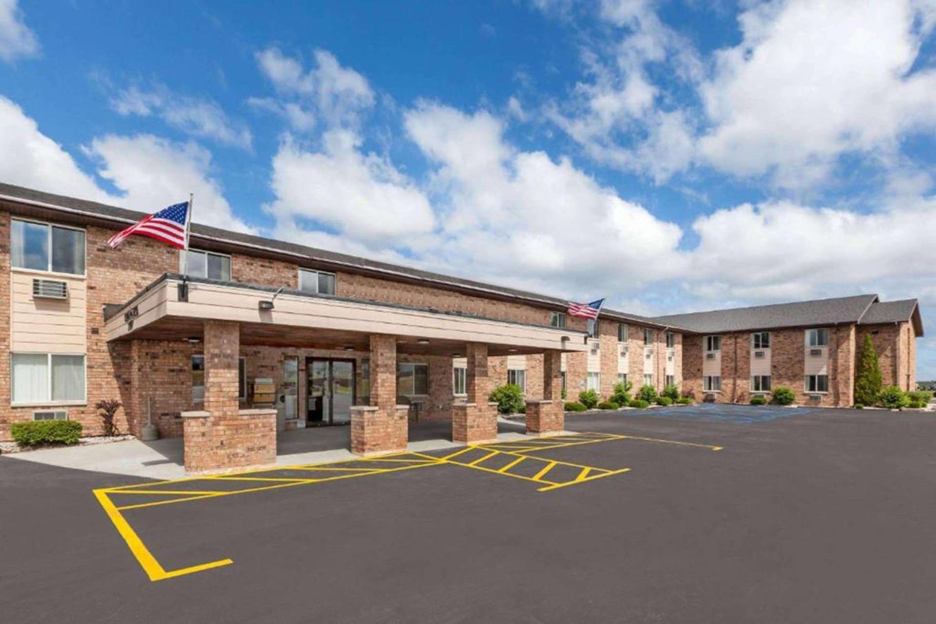 Baymont by Wyndham Manistee featured exterior or lobby in Manistee, MI — similar hotel