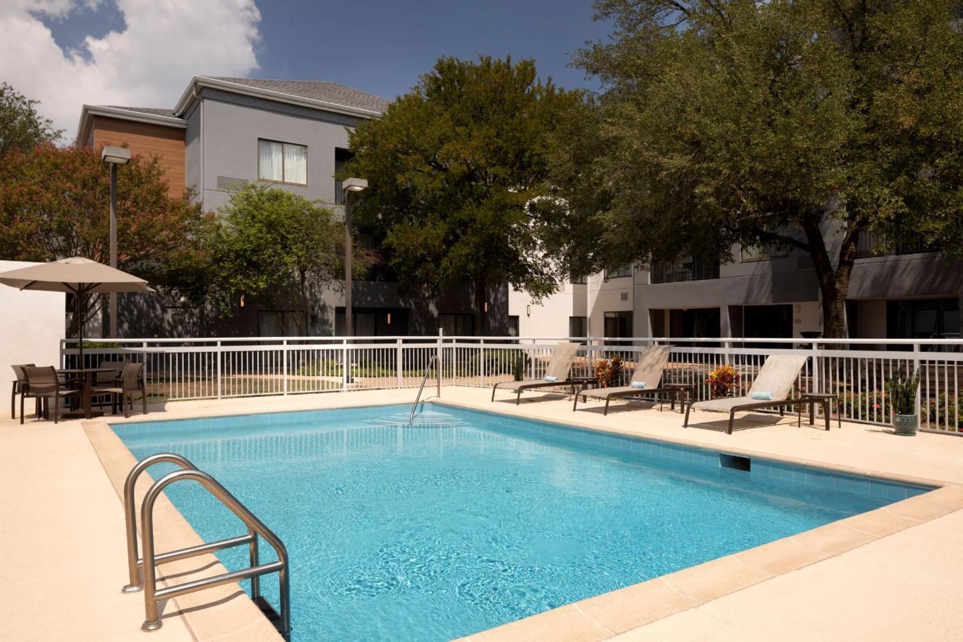 Courtyard by Marriott- Austin Round Rock interior in Round Rock, TX — gallery photo 2