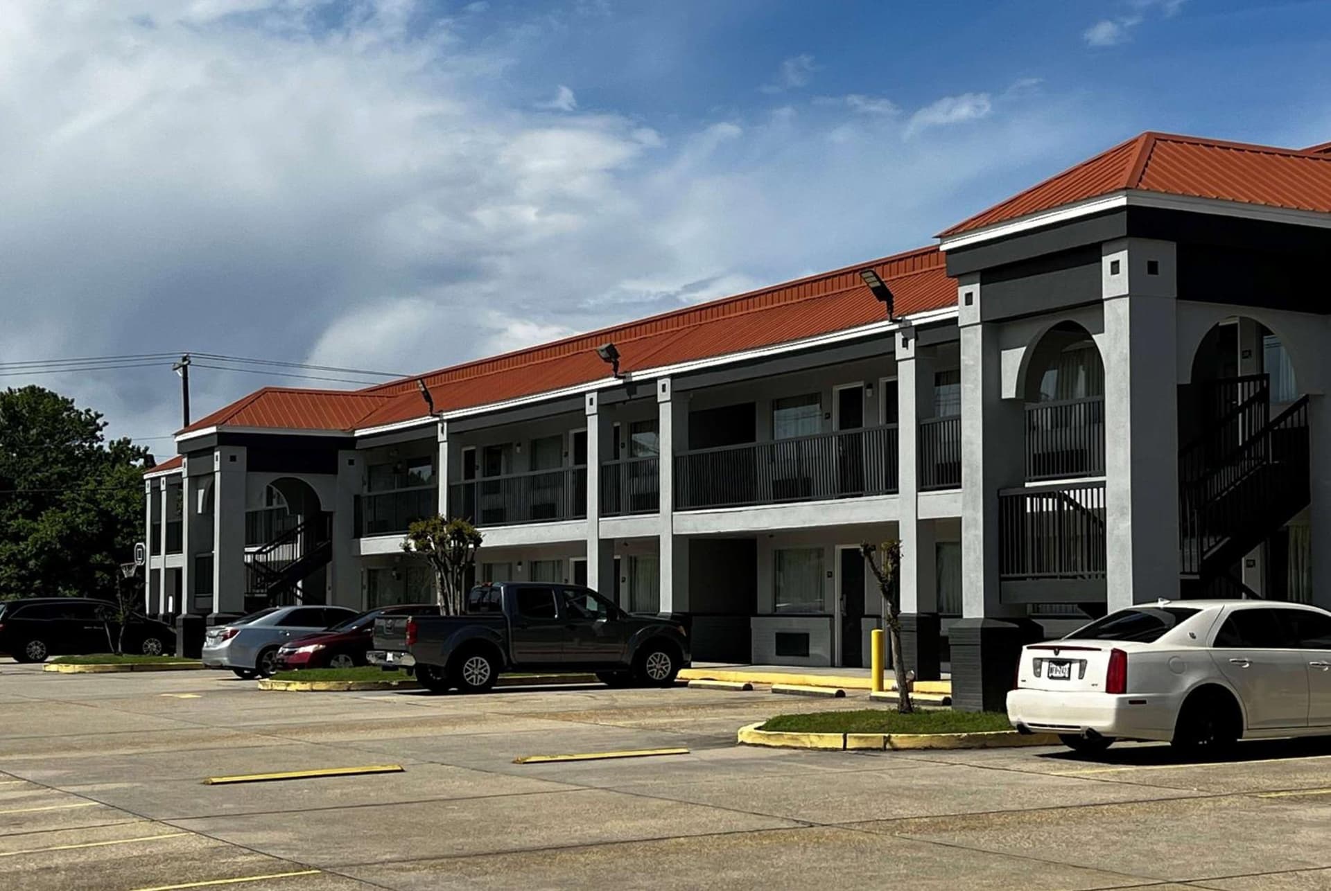 Super 8 by Wyndham Slidell property views in Slidell, LA — gallery photo 3