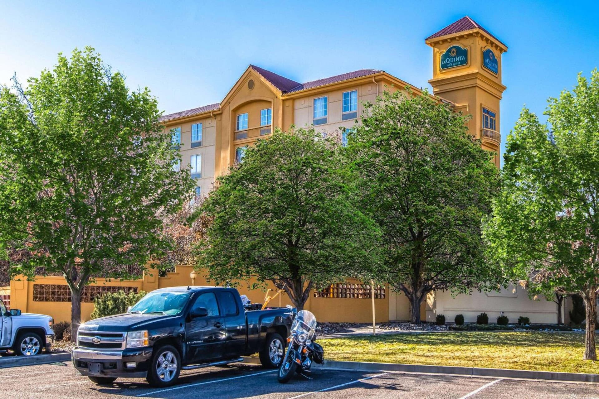 La Quinta Inn & Suites by Wyndham Colorado Springs South AP gallery photo in Colorado Springs, CO — image 4