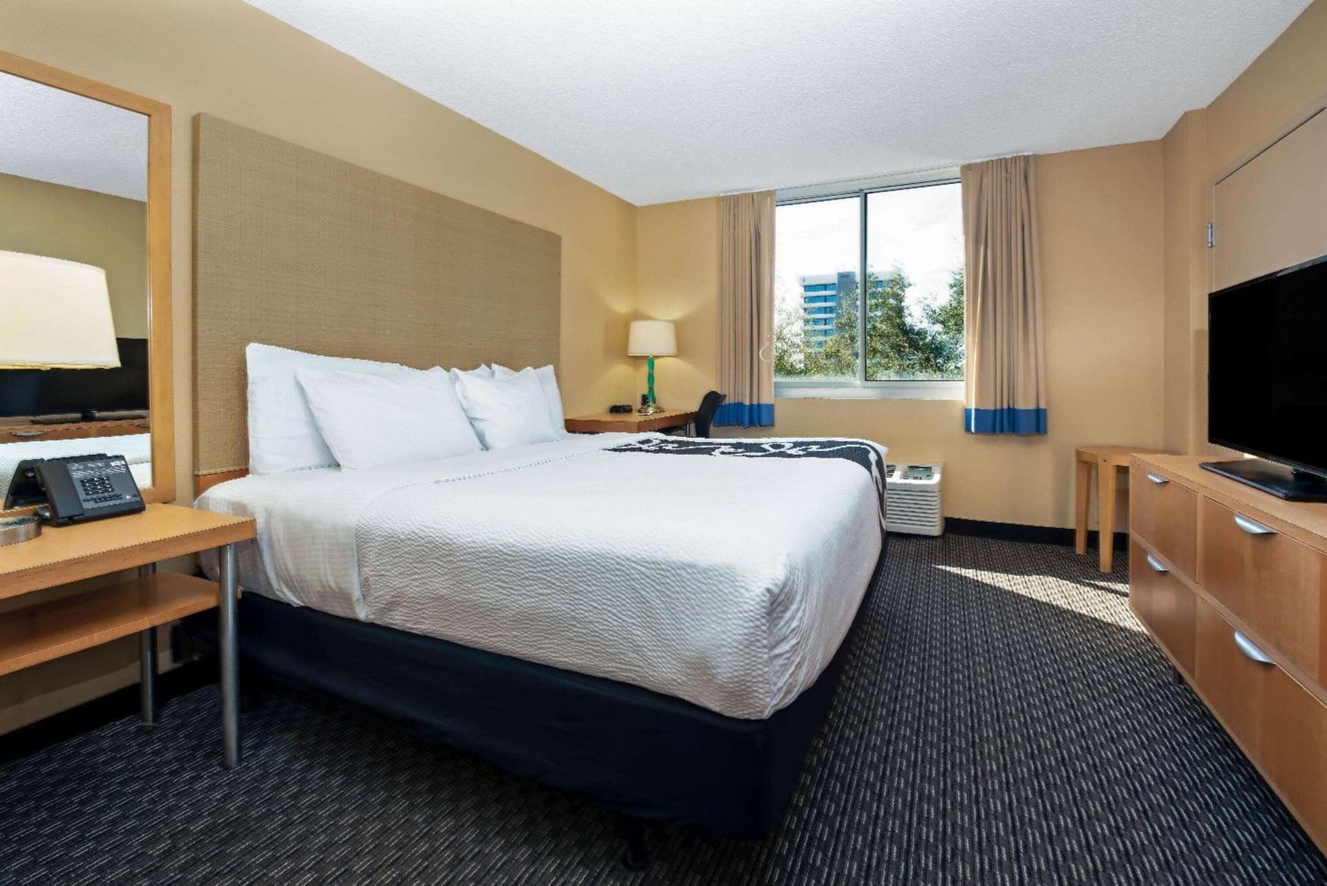 La Quinta by Wyndham West Palm Beach Airport gallery photo in West Palm Beach, FL — image 20