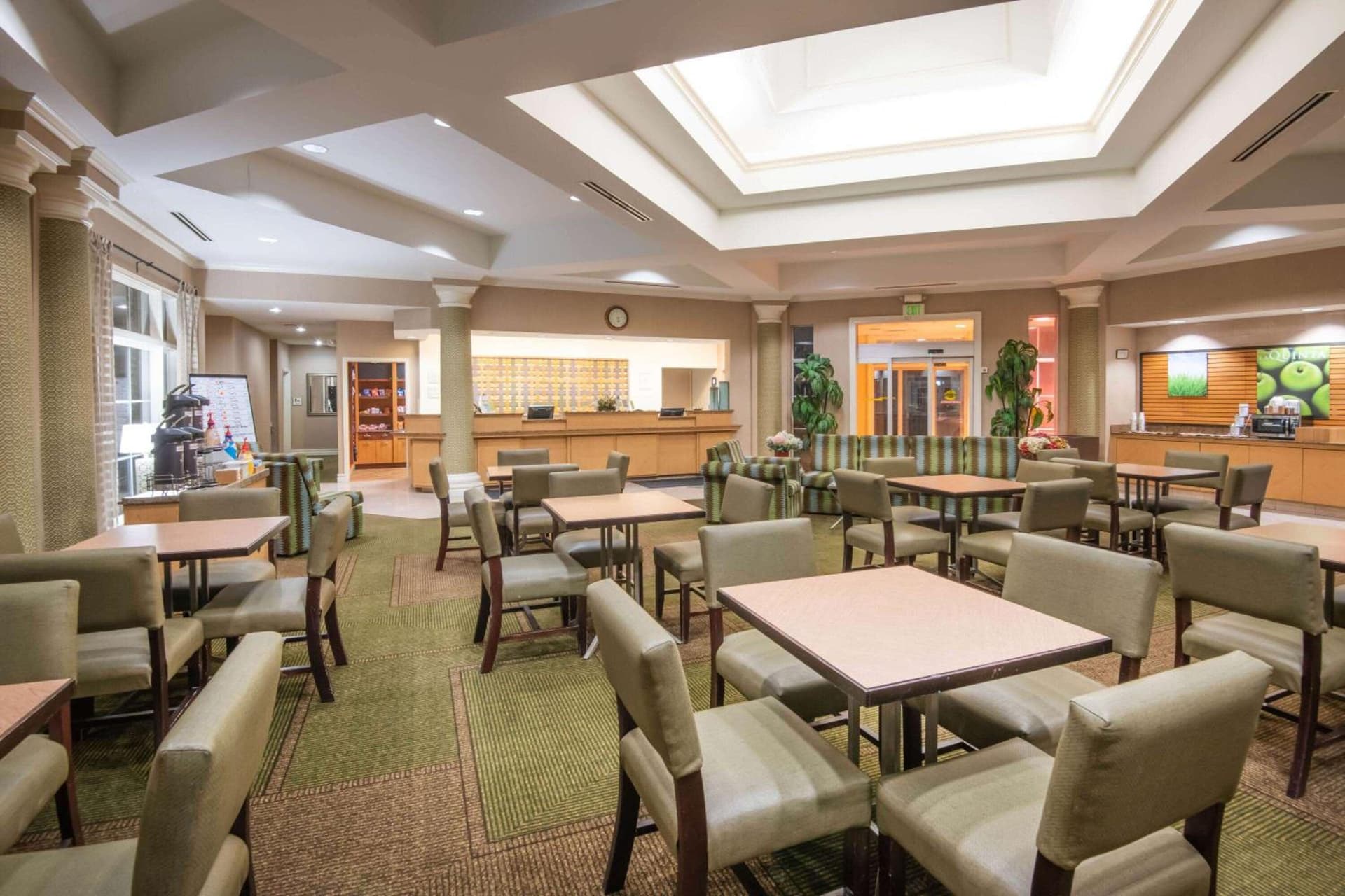 La Quinta Inn & Suites by Wyndham Colorado Springs South AP gallery photo in Colorado Springs, CO — image 34