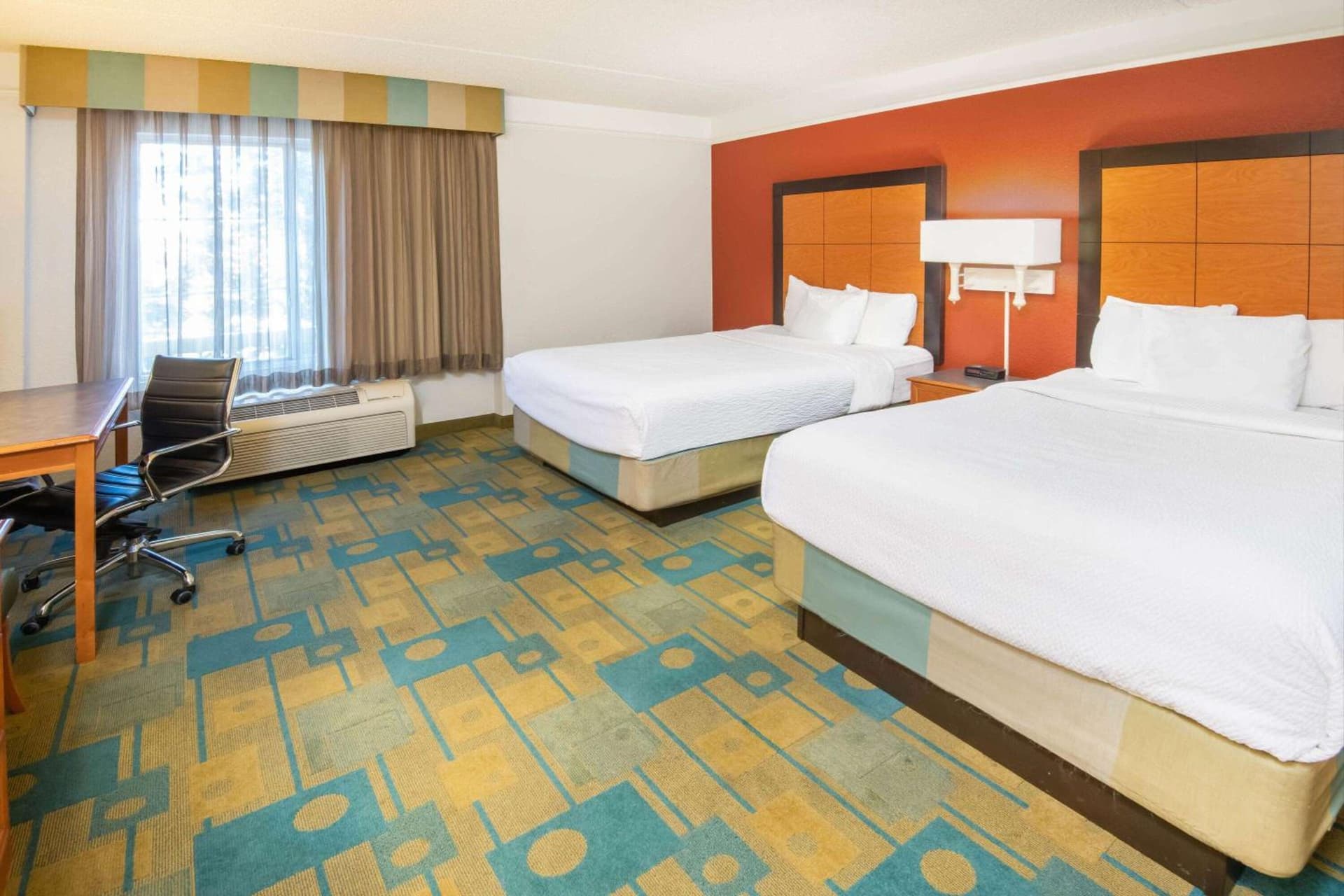 La Quinta Inn & Suites by Wyndham Colorado Springs South AP gallery photo in Colorado Springs, CO — image 14