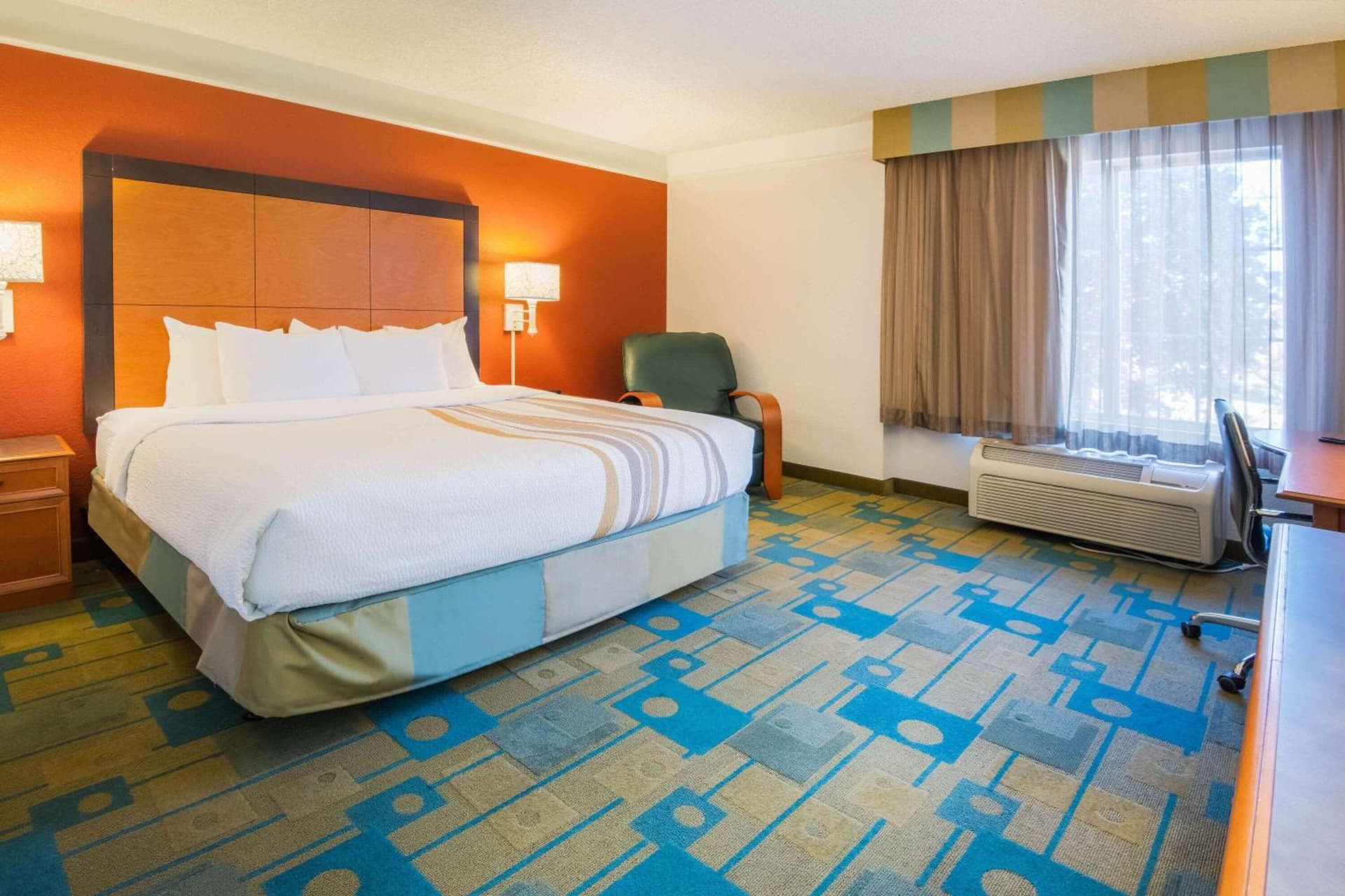 La Quinta Inn & Suites by Wyndham Colorado Springs South AP gallery photo in Colorado Springs, CO — image 28