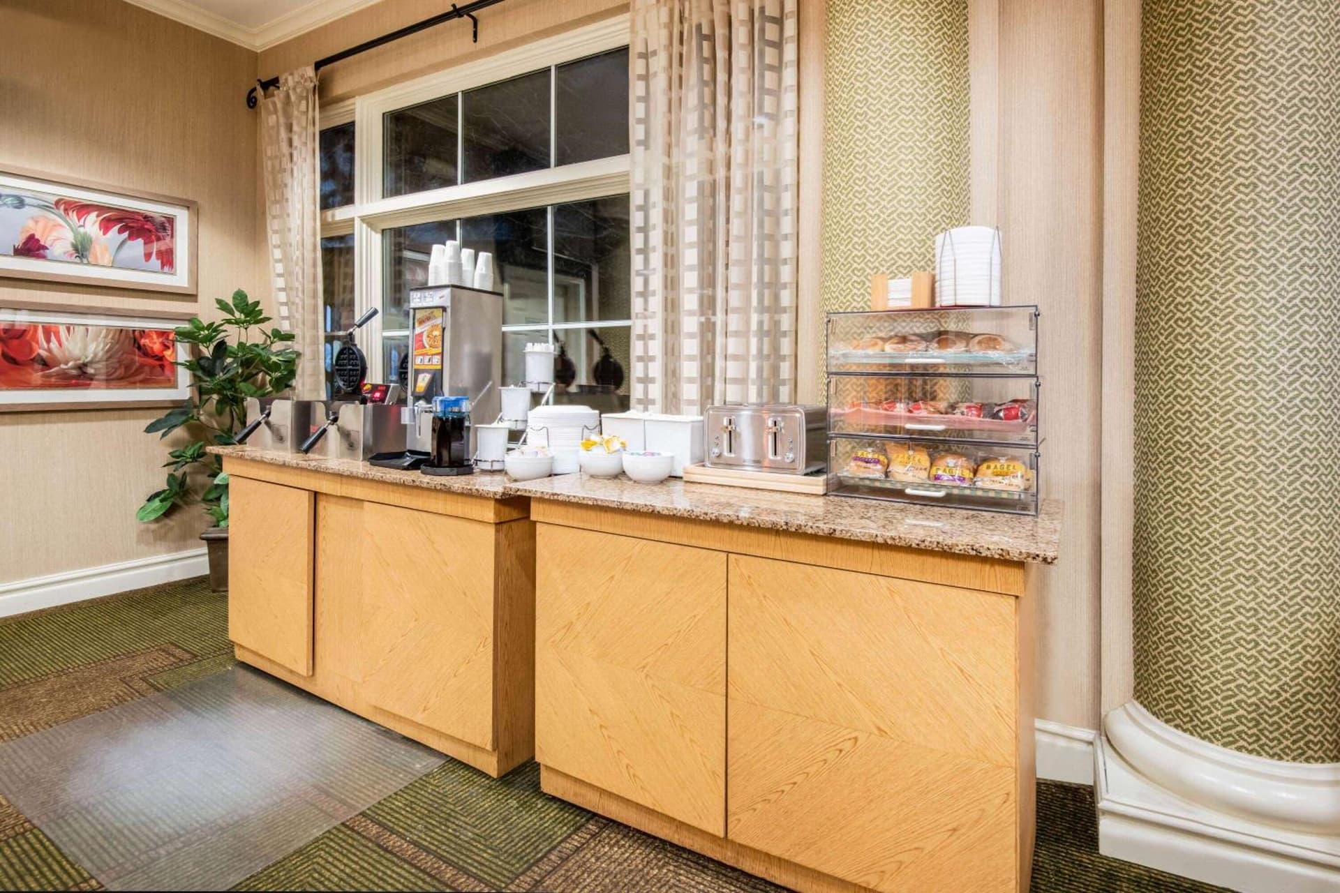 La Quinta Inn & Suites by Wyndham Colorado Springs South AP gallery photo in Colorado Springs, CO — image 65