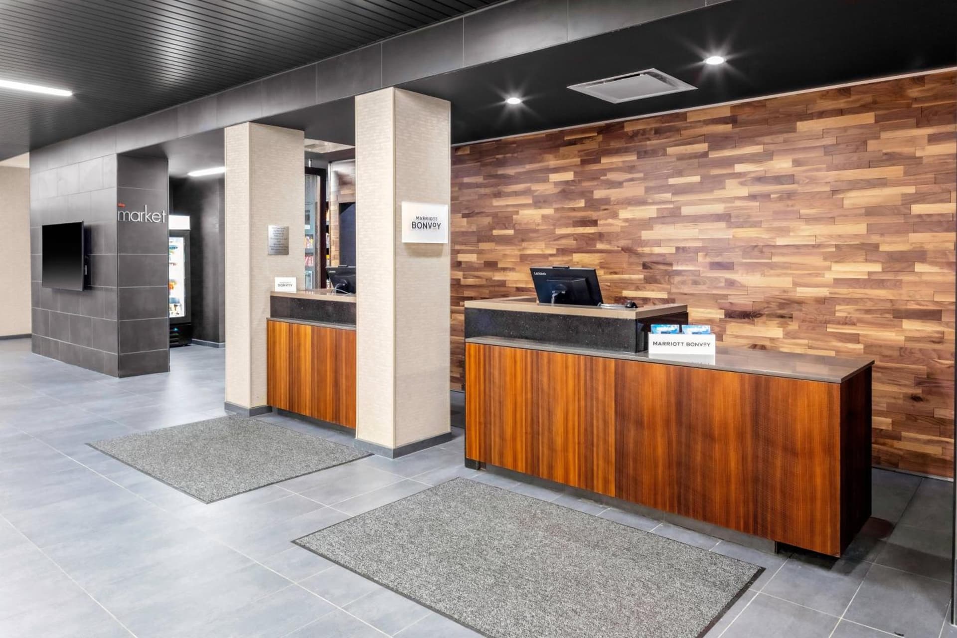 Courtyard by Marriott East Lansing Okemos interior in Okemos, MI — gallery photo 2
