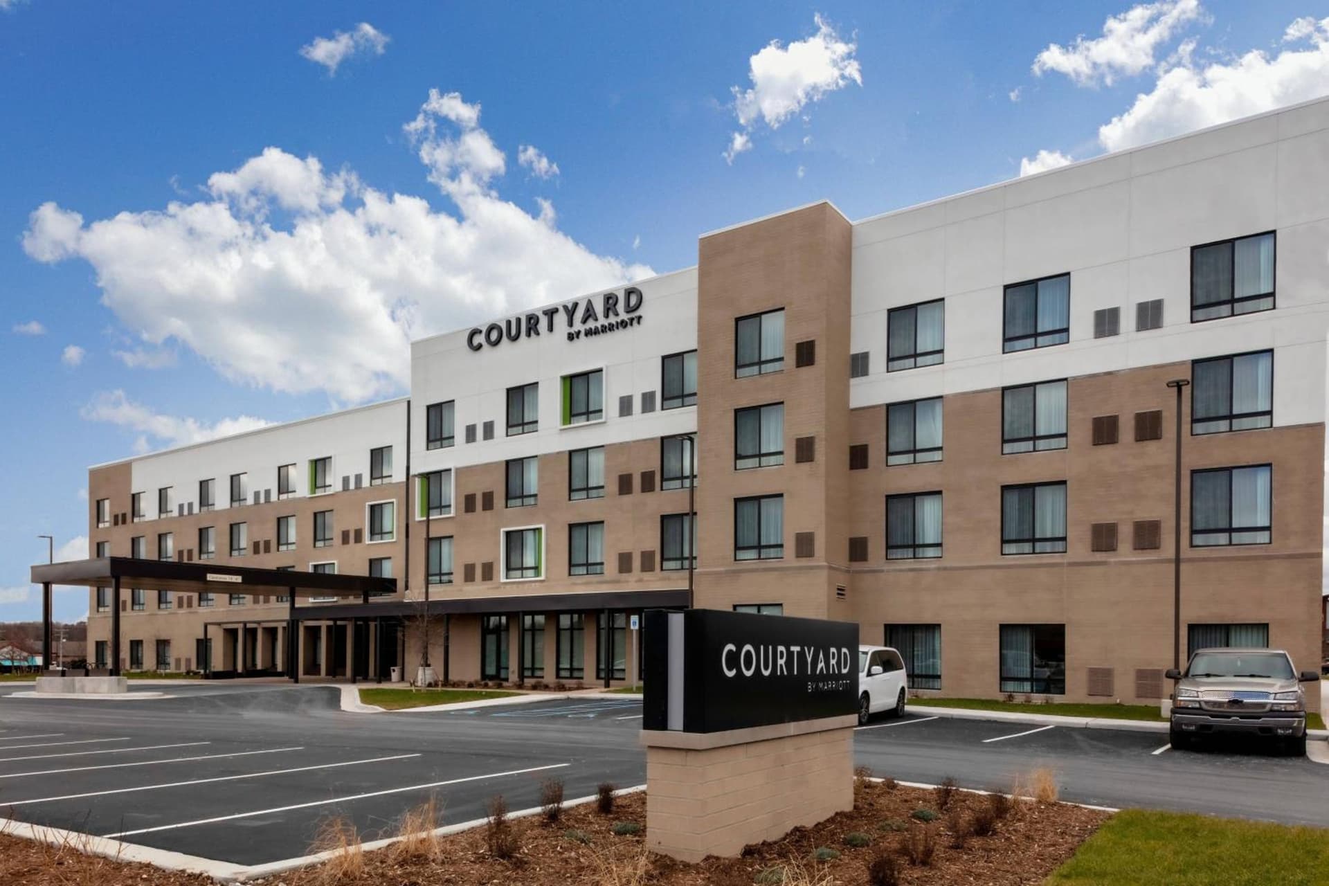 Courtyard by Marriott East Lansing Okemos — hotel in Okemos, Michigan
