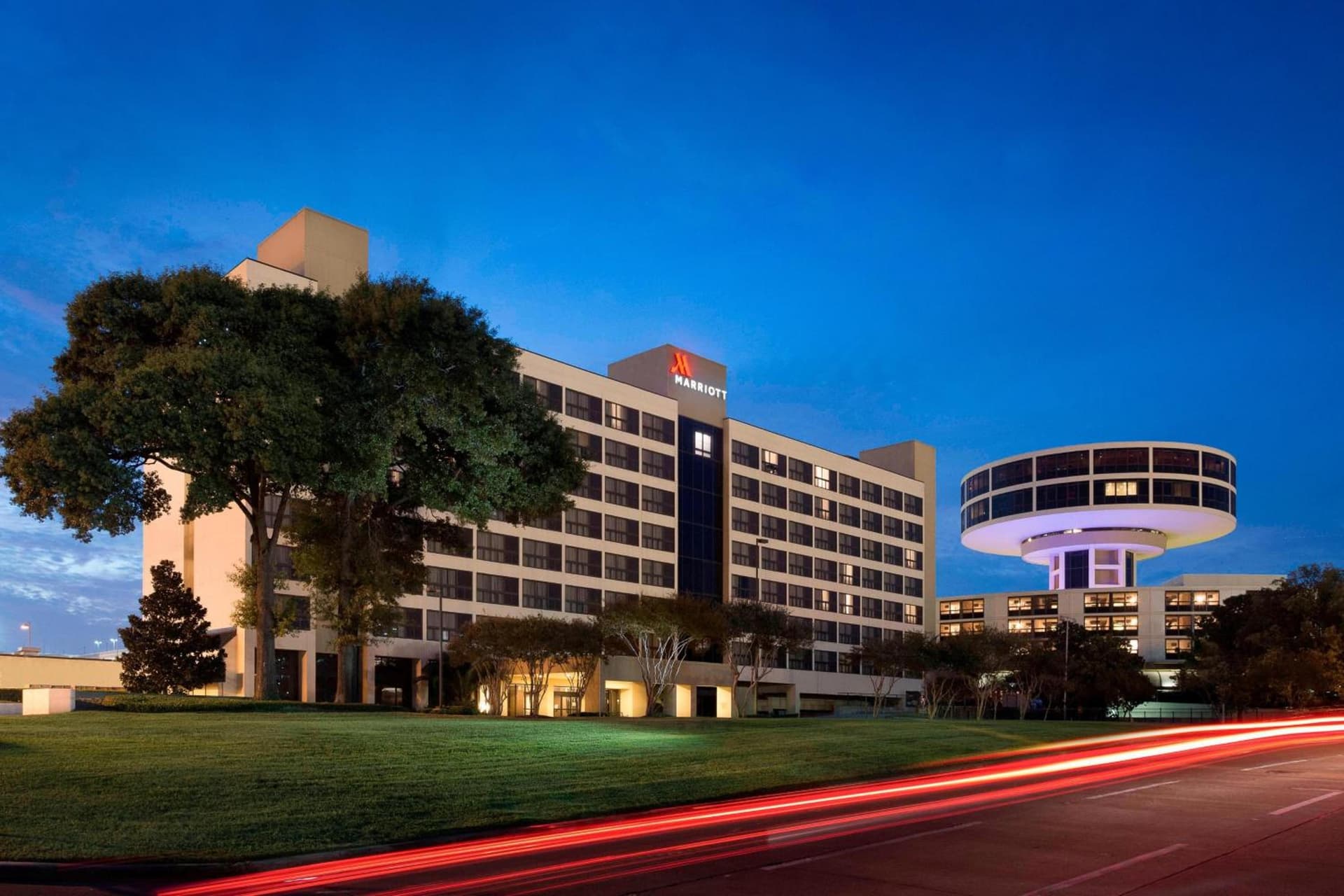 Houston Airport Marriott at George Bush Intercontinental interior in Houston, TX — gallery photo 2