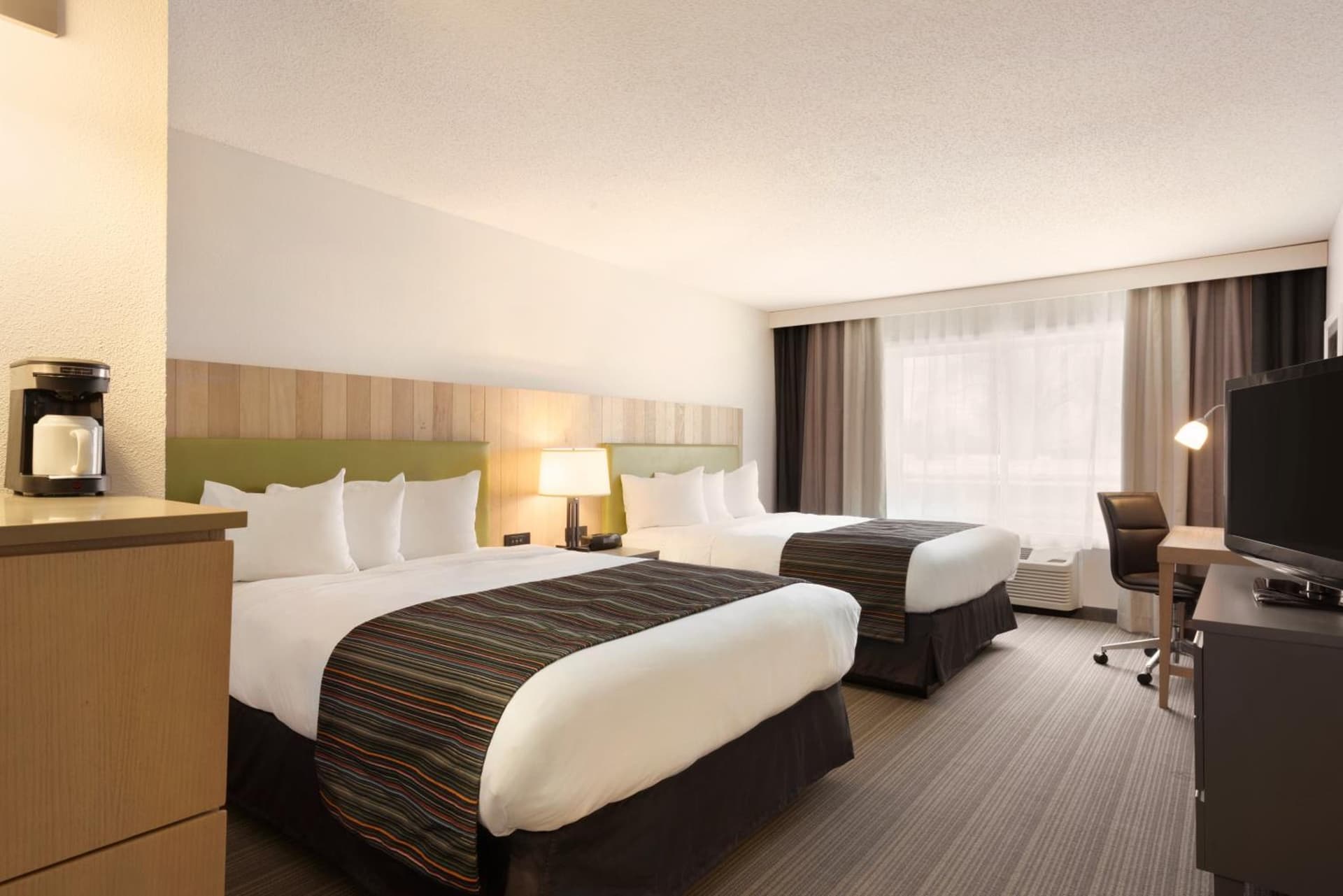Country Inn & Suites by Radisson, Chippewa Falls, WI gallery photo in Chippewa Falls, WI — image 22