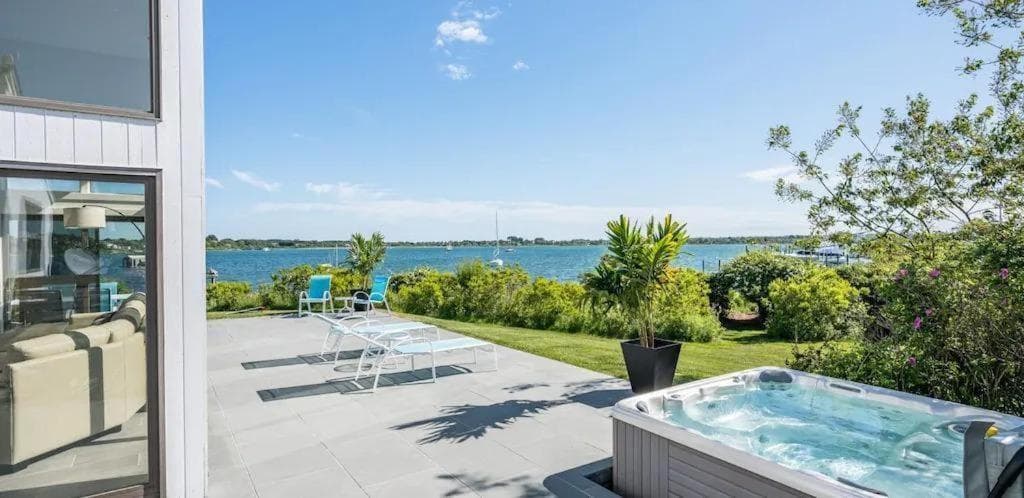 Townhouses & Captain's Quarters interior in Montauk, NY — gallery photo 2
