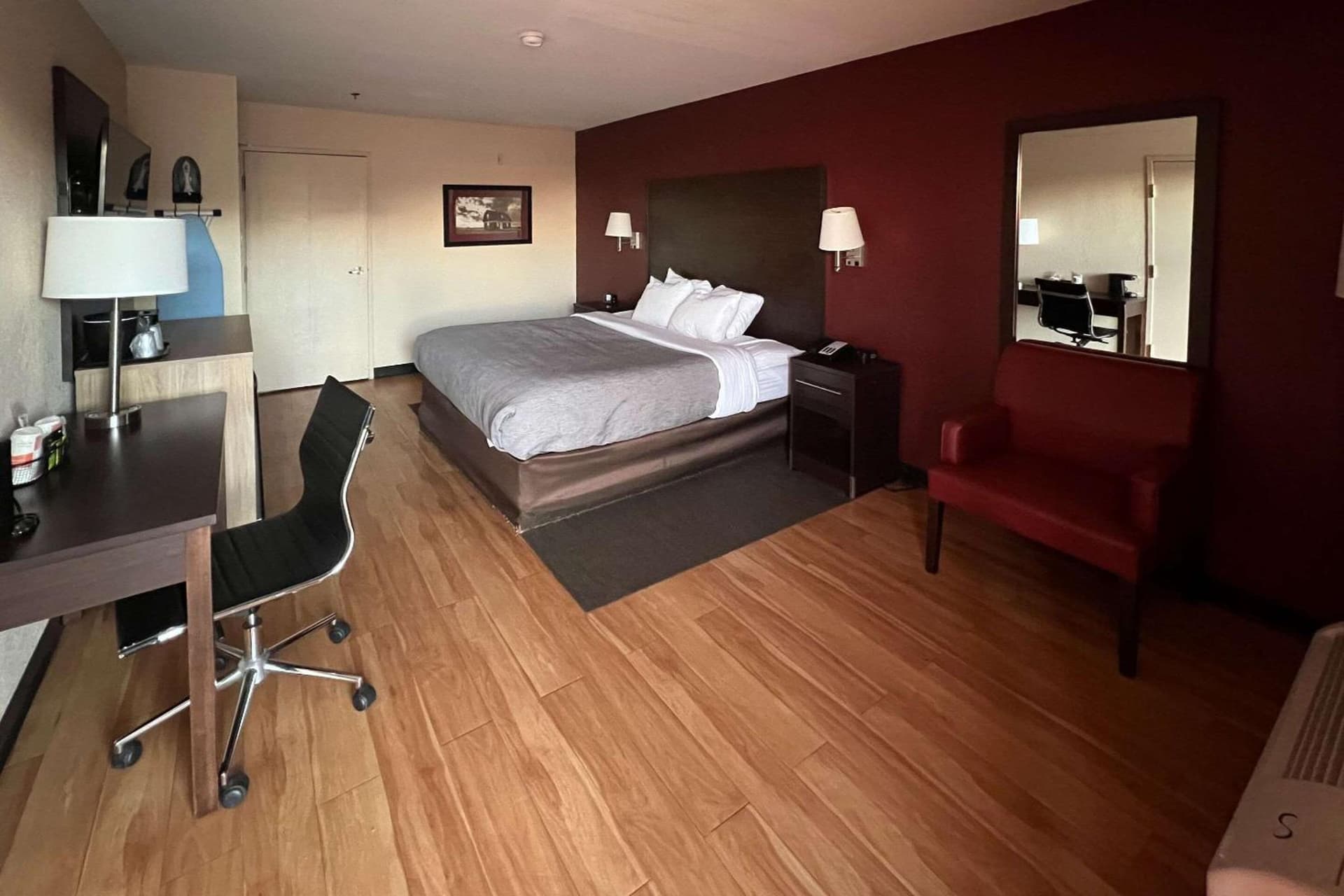 Quality Inn & Suites Near Six Flags and Medical Center interior in San Antonio, TX — gallery photo 2