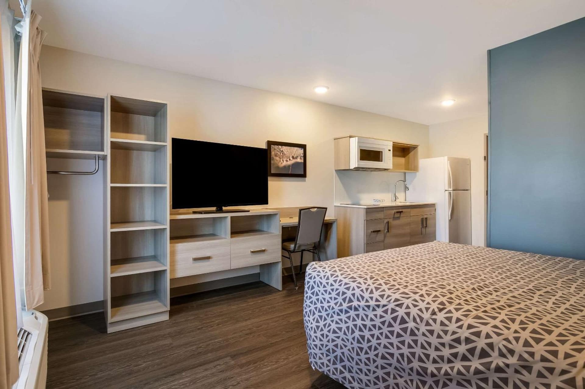 WoodSpring Suites Knoxville West property views in Knoxville, TN — gallery photo 3