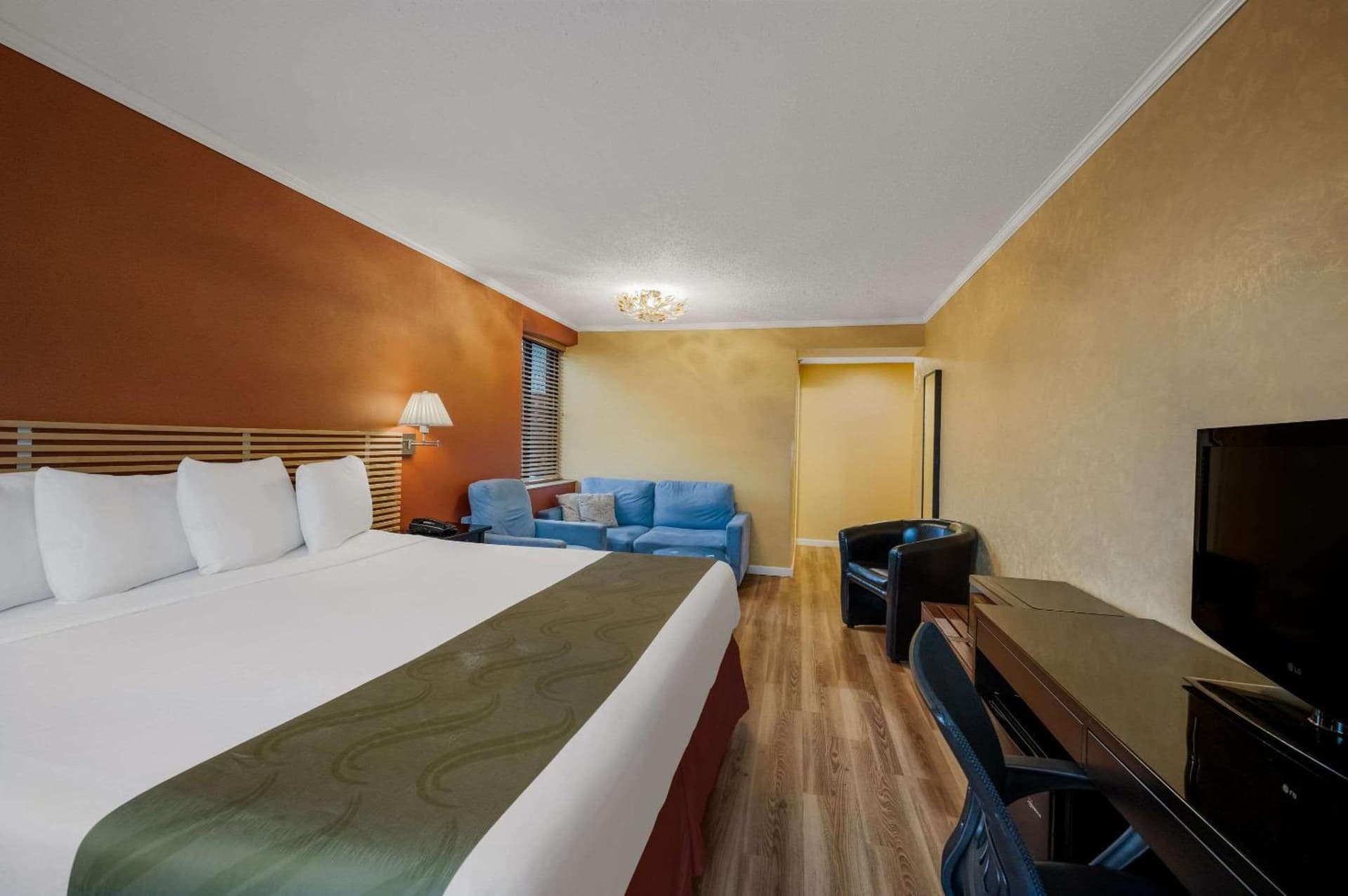 Quality Inn JFK Airport Rockaway Blvd gallery photo in Queens, NY — image 7