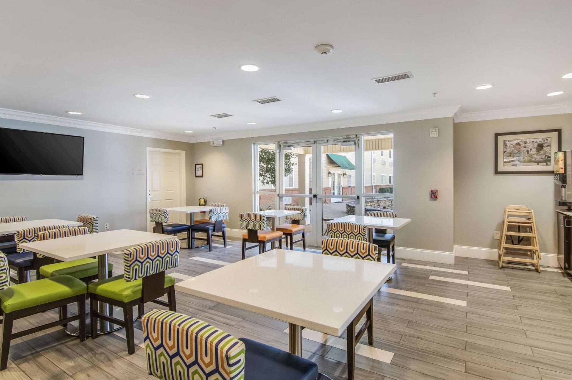 MainStay Suites Columbus near Fort Benning gallery photo in Columbus, GA — image 9