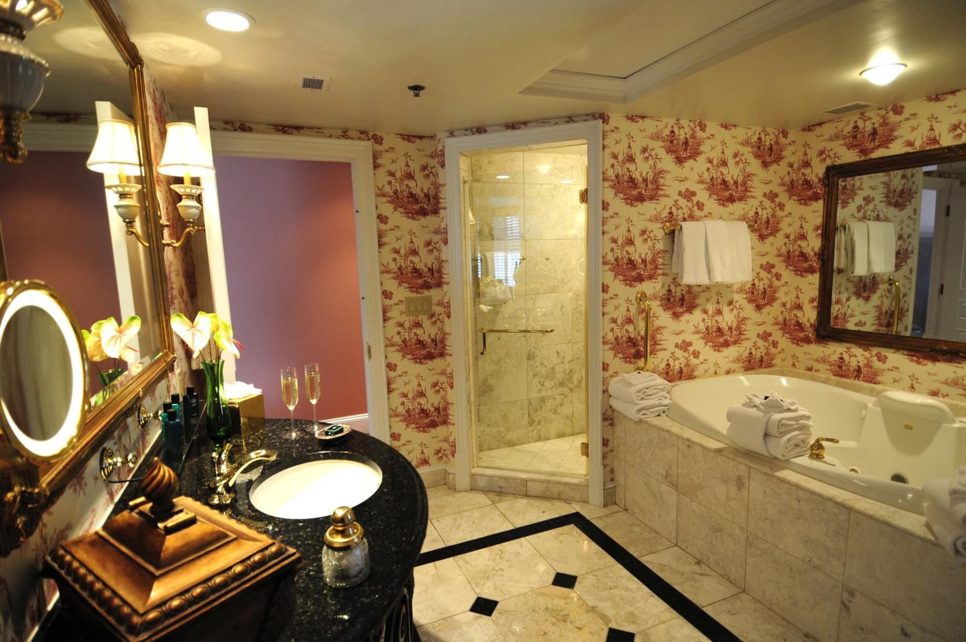 Market Pavilion Hotel gallery photo in Charleston, SC — image 25