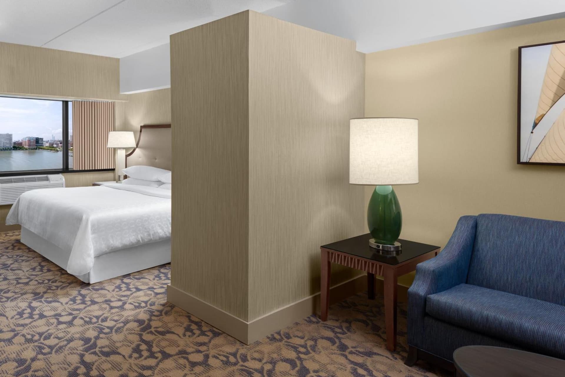 Sheraton Lincoln Harbor Hotel interior in Weehawken — gallery photo 2