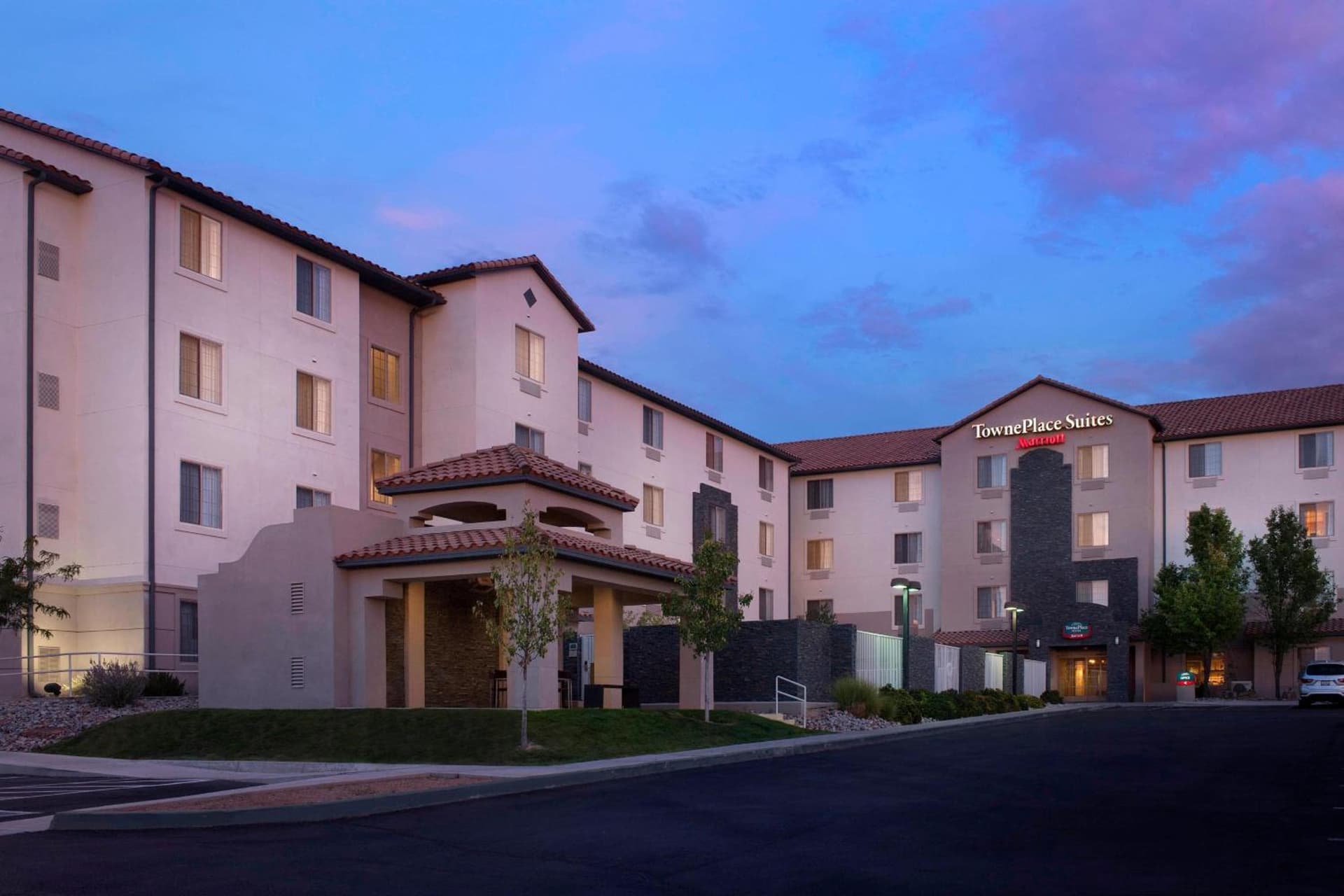 TownePlace Suites by Marriott Albuquerque Airport interior in Albuquerque, NM — gallery photo 2