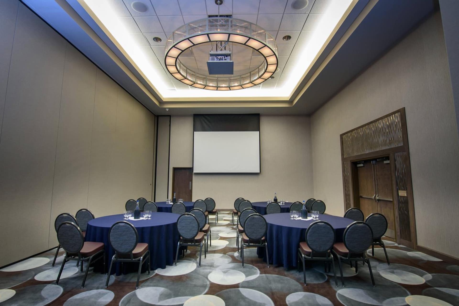 Residence Inn by Marriott Cleveland Avon at The Emerald Event Center gallery photo in Avon, OH — image 11