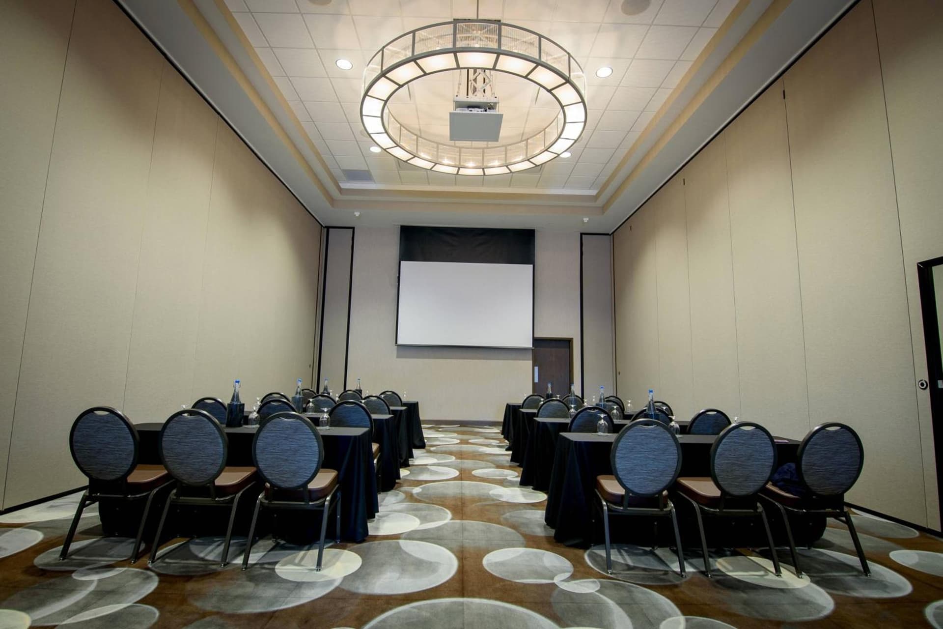 Residence Inn by Marriott Cleveland Avon at The Emerald Event Center gallery photo in Avon, OH — image 20