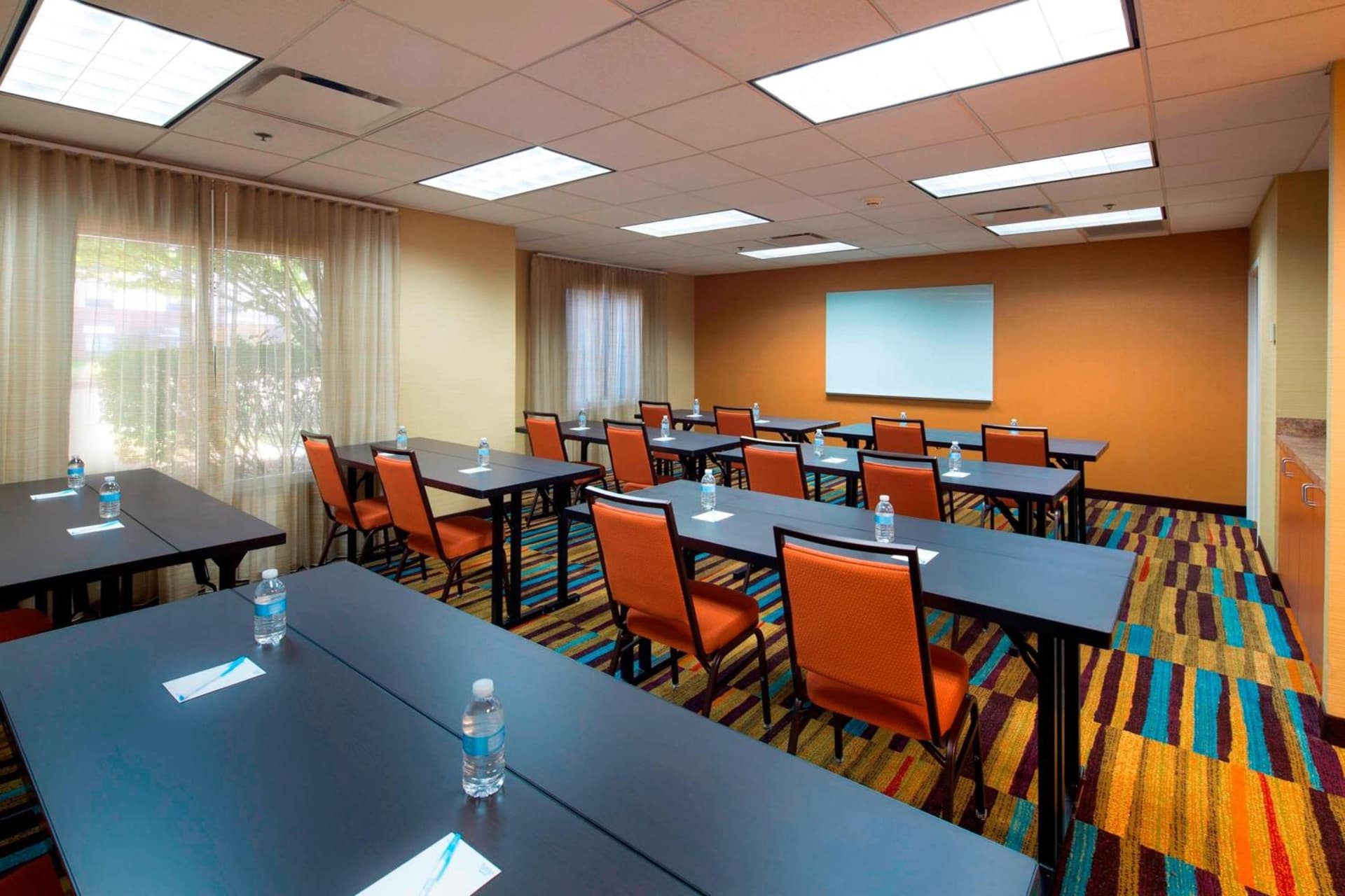 Fairfield Inn & Suites by Marriott Newark Liberty International Airport gallery photo in Newark, NJ — image 4