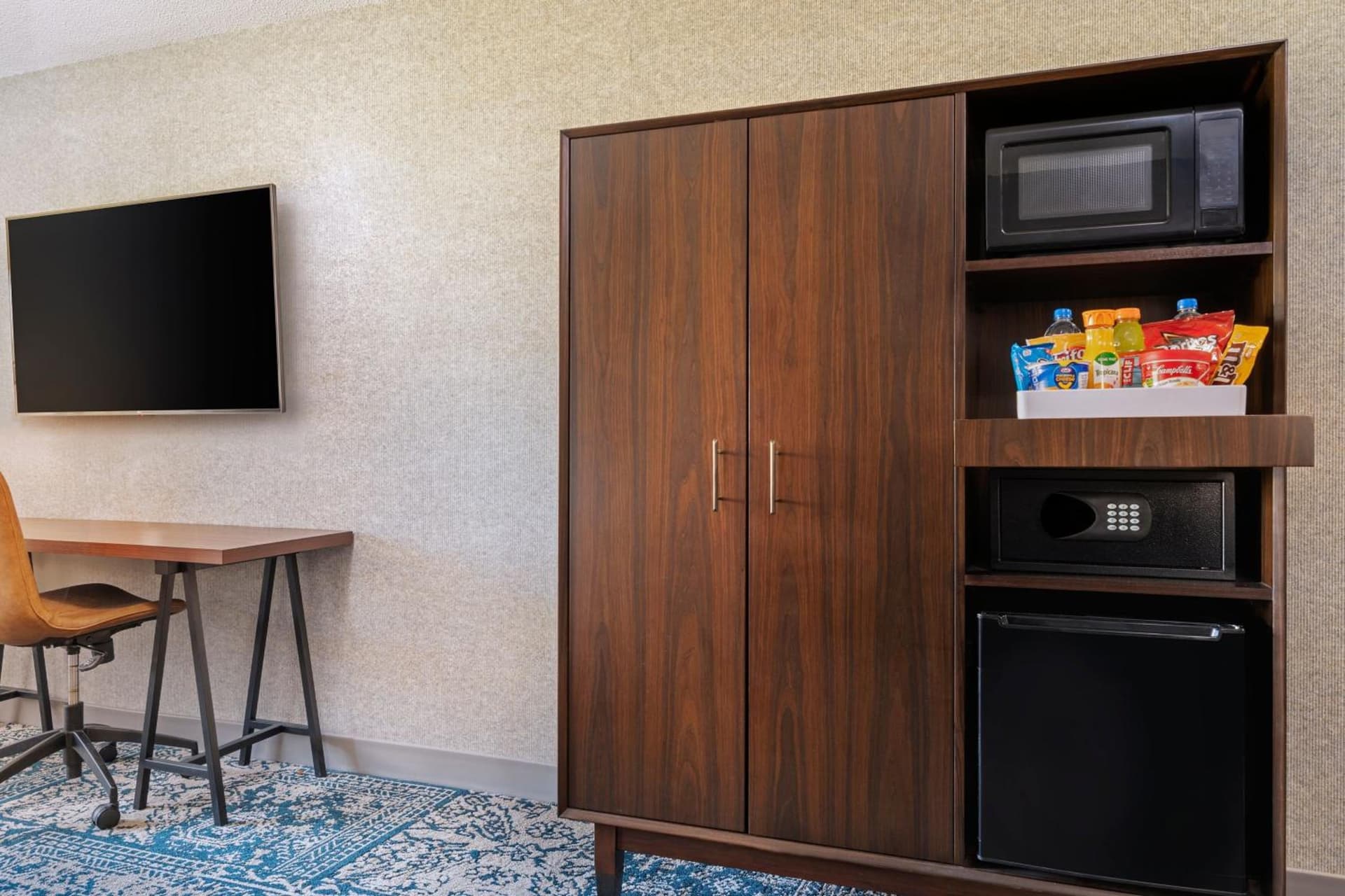 Four Points by Sheraton Chicago Schaumburg gallery photo in Schaumburg, IL — image 11