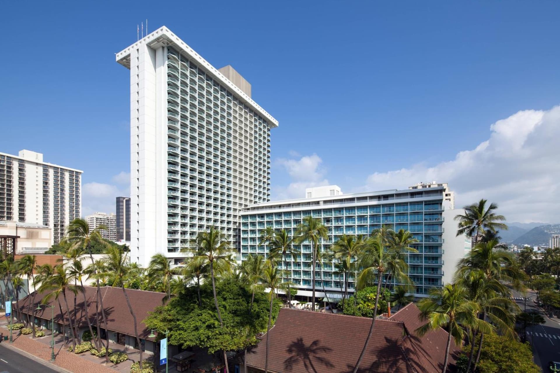 Sheraton Princess Kaiulani Waikiki Beach property views in Honolulu, HI — gallery photo 3