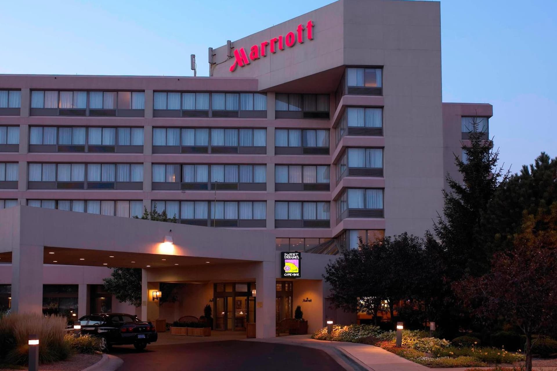 Detroit Marriott Livonia interior in Livonia, MI — gallery photo 2