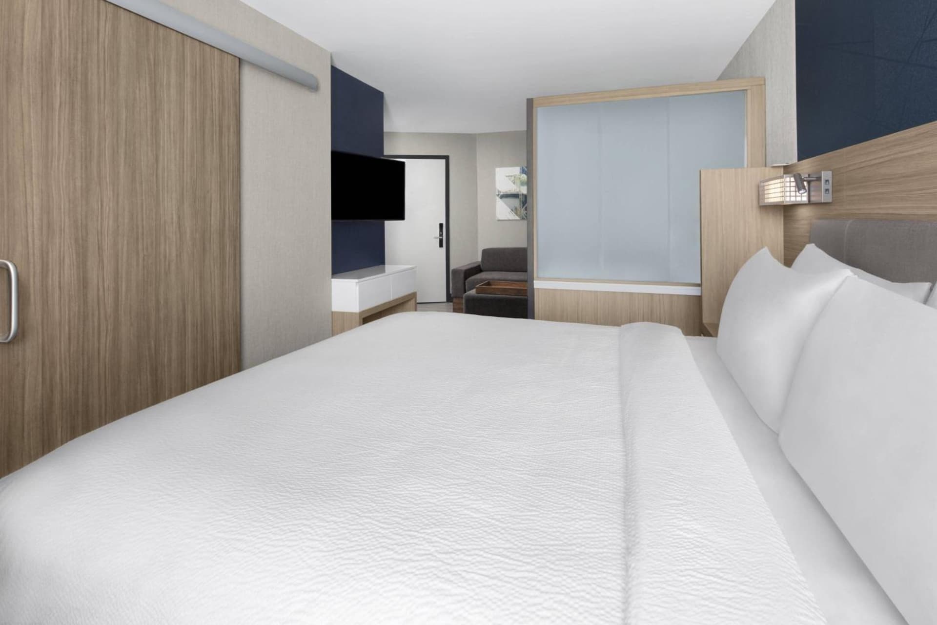SpringHill Suites by Marriott East Rutherford Meadowlands Carlstadt interior in Carlstadt, NJ — gallery photo 2