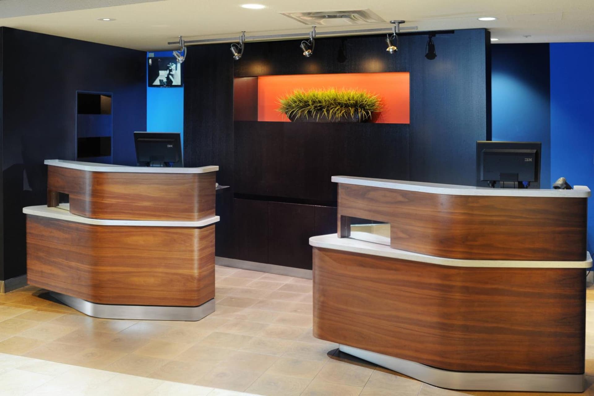Courtyard by Marriott Dallas Plano in Legacy Park interior in Plano, TX — gallery photo 2