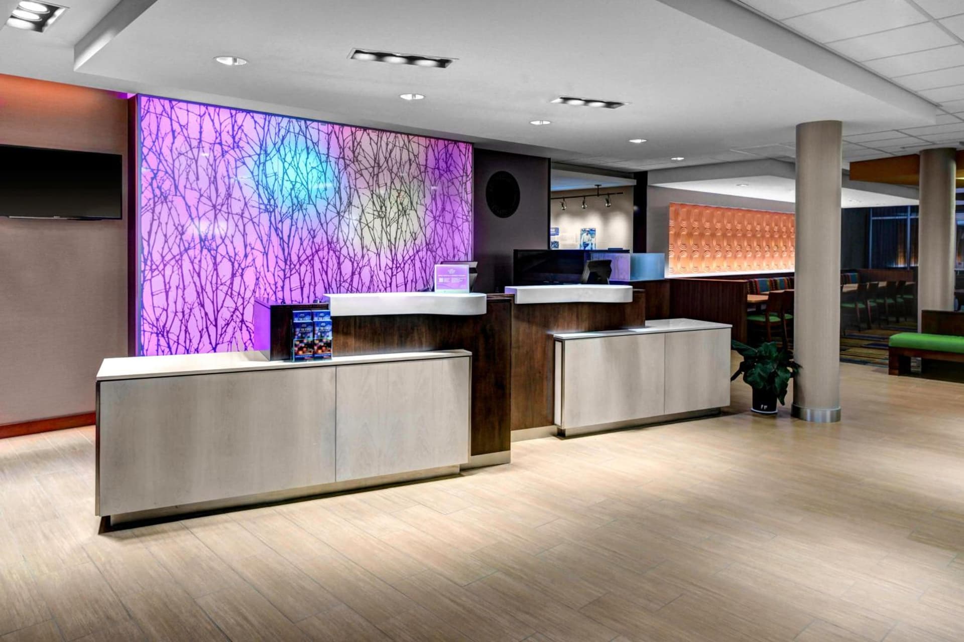Fairfield Inn & Suites by Marriott Lansing at Eastwood interior in Lansing, MI — gallery photo 2