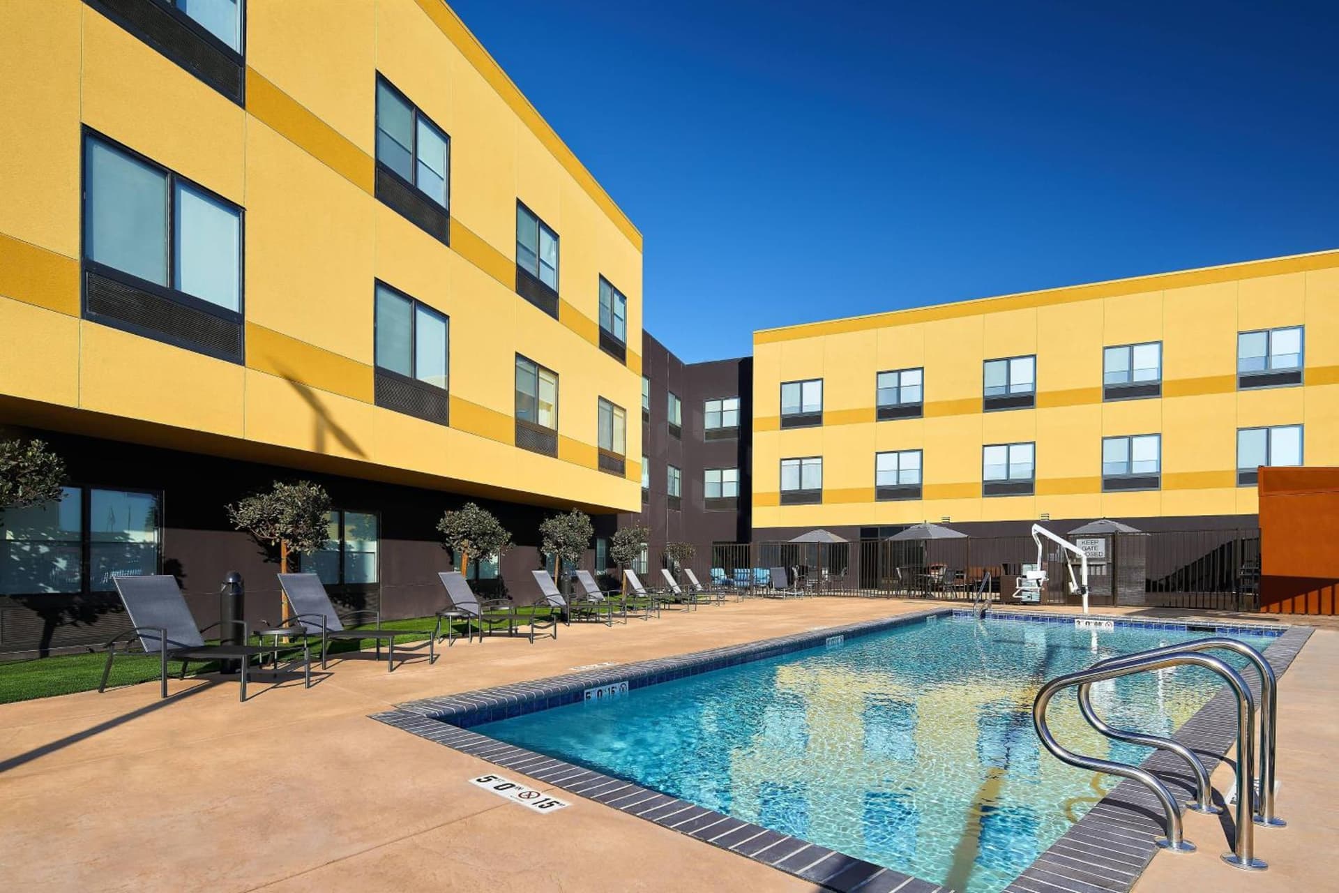 Fairfield Inn & Suites by Marriott Fresno Yosemite International Airport gallery photo in Fresno, CA — image 7