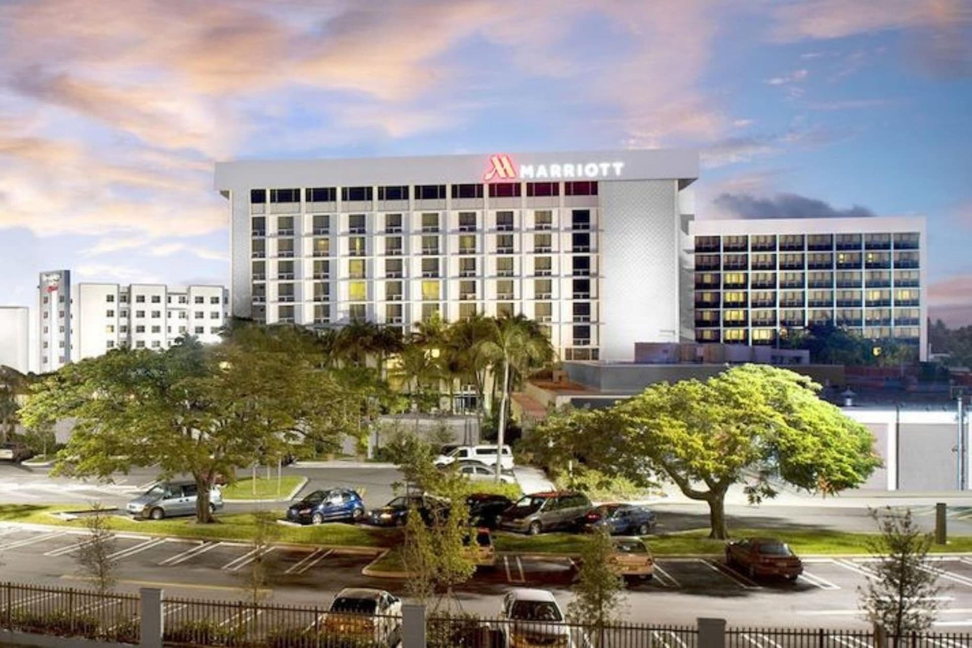 Courtyard by Marriott Miami Airport property views in Miami, FL — gallery photo 3