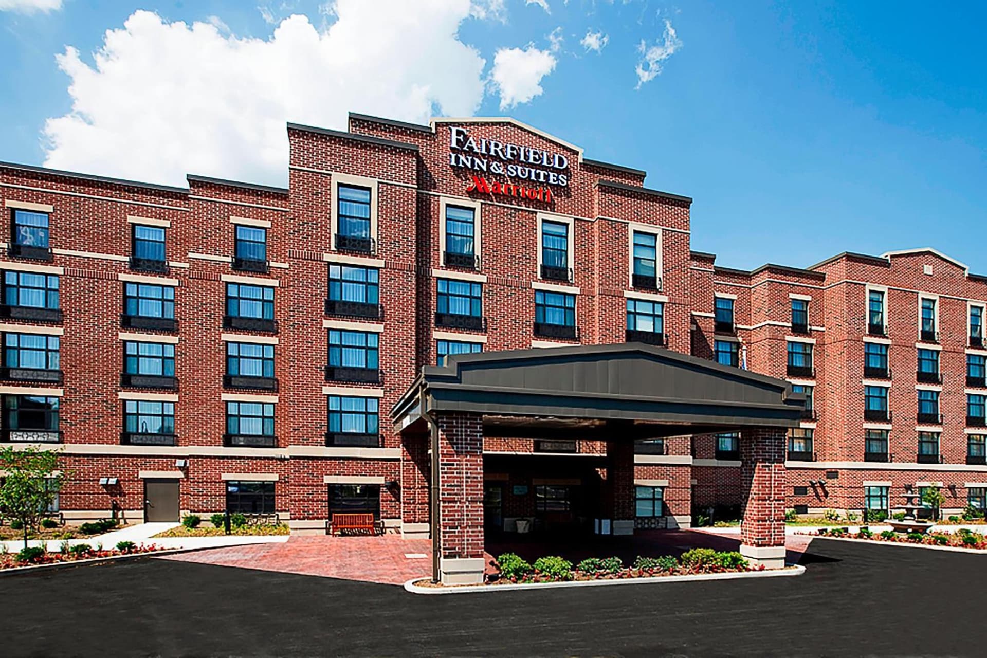 Fairfield Inn & Suites South Bend at Notre Dame interior in South Bend, IN — gallery photo 2