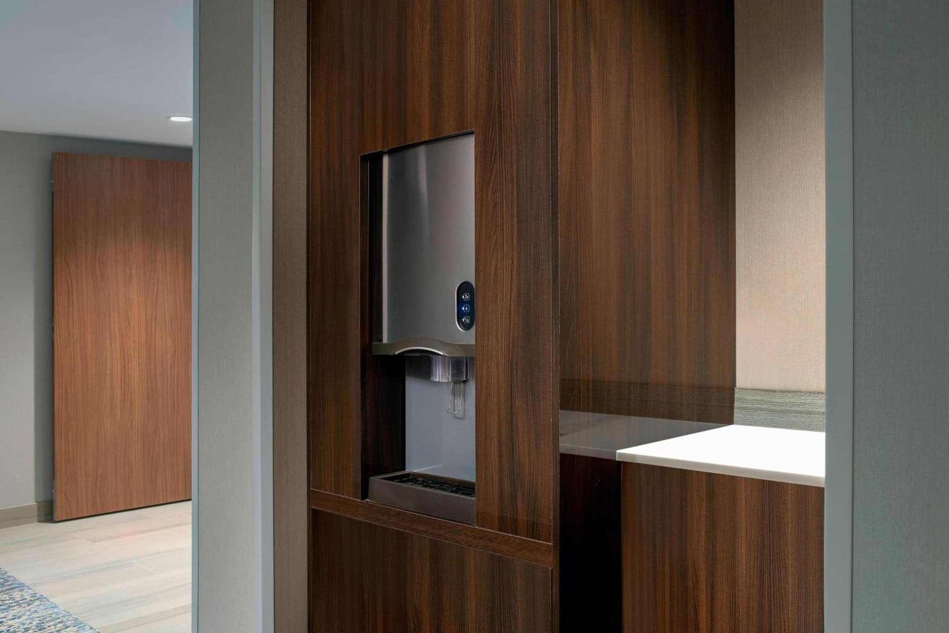 Delta Hotels by Marriott Seattle Everett gallery photo in Everett, WA — image 17