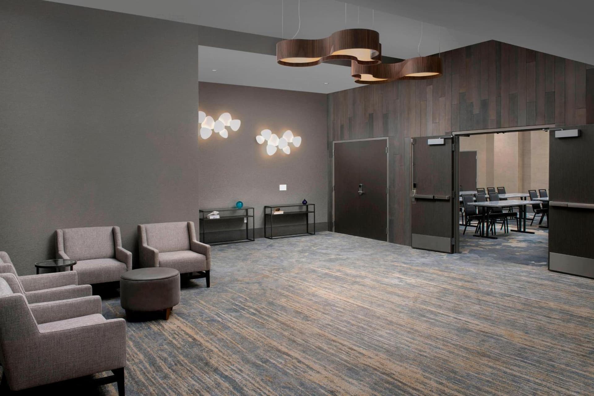Delta Hotels by Marriott Seattle Everett gallery photo in Everett, WA — image 4