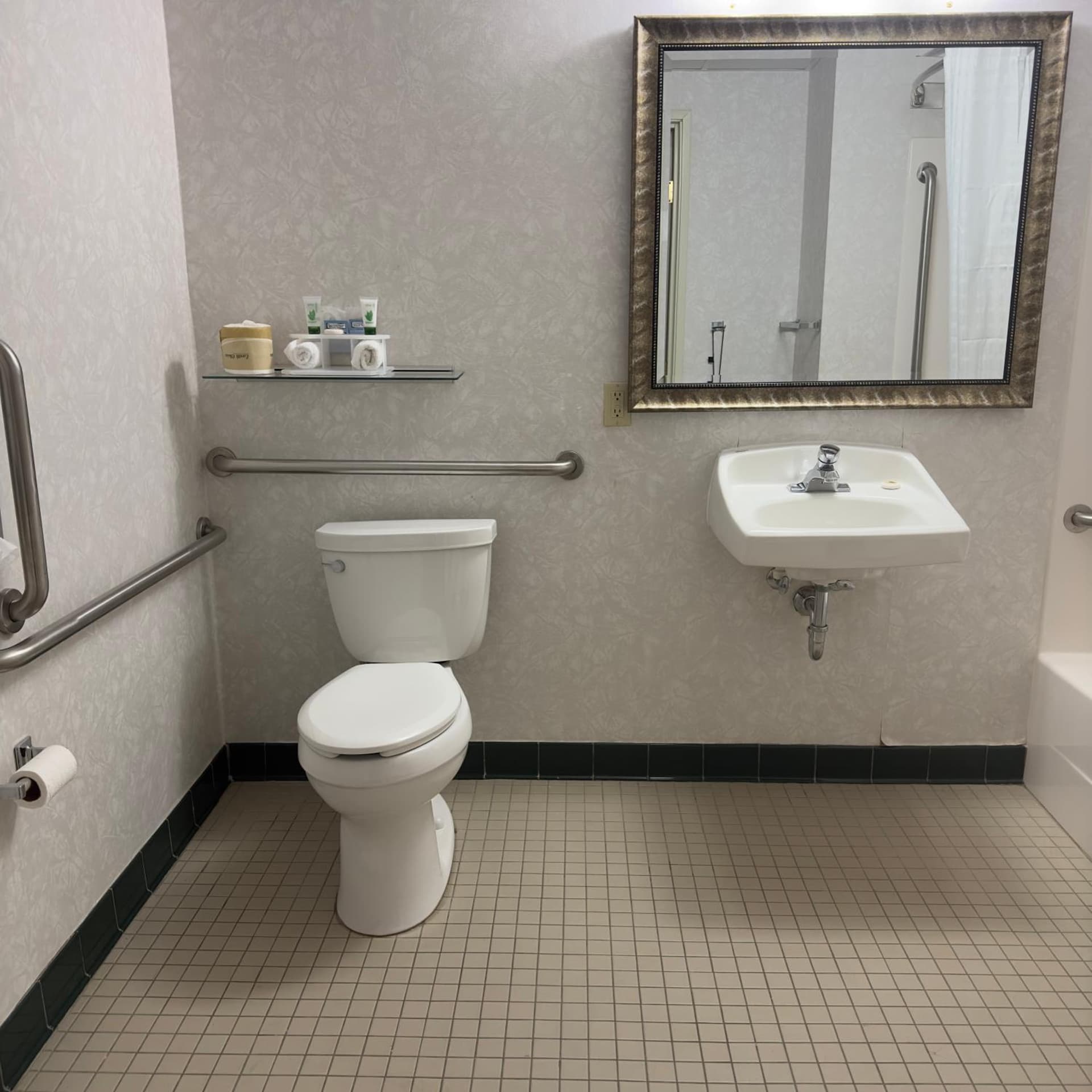 Sleep Inn & Suites near Spirit Mountain gallery photo in Duluth, MN — image 10