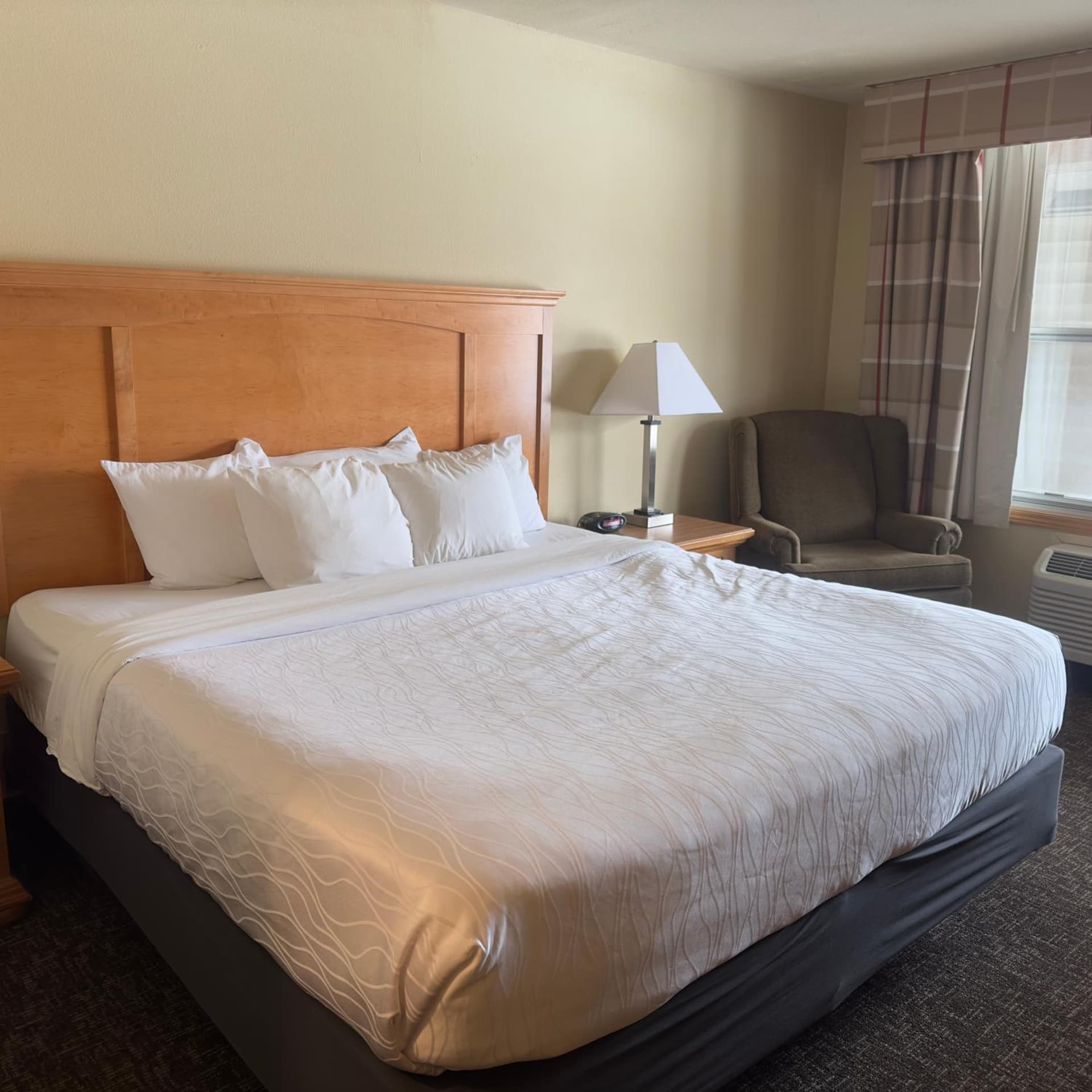 Sleep Inn & Suites near Spirit Mountain gallery photo in Duluth, MN — image 17