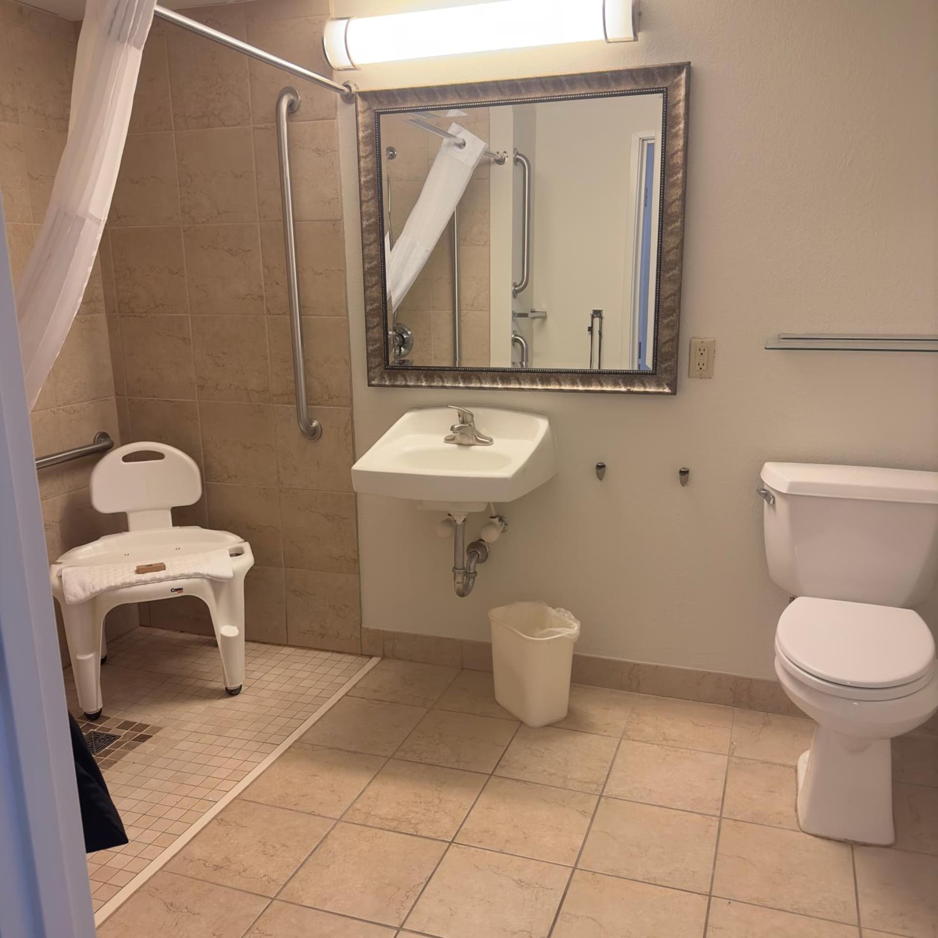 Sleep Inn & Suites near Spirit Mountain gallery photo in Duluth, MN — image 23