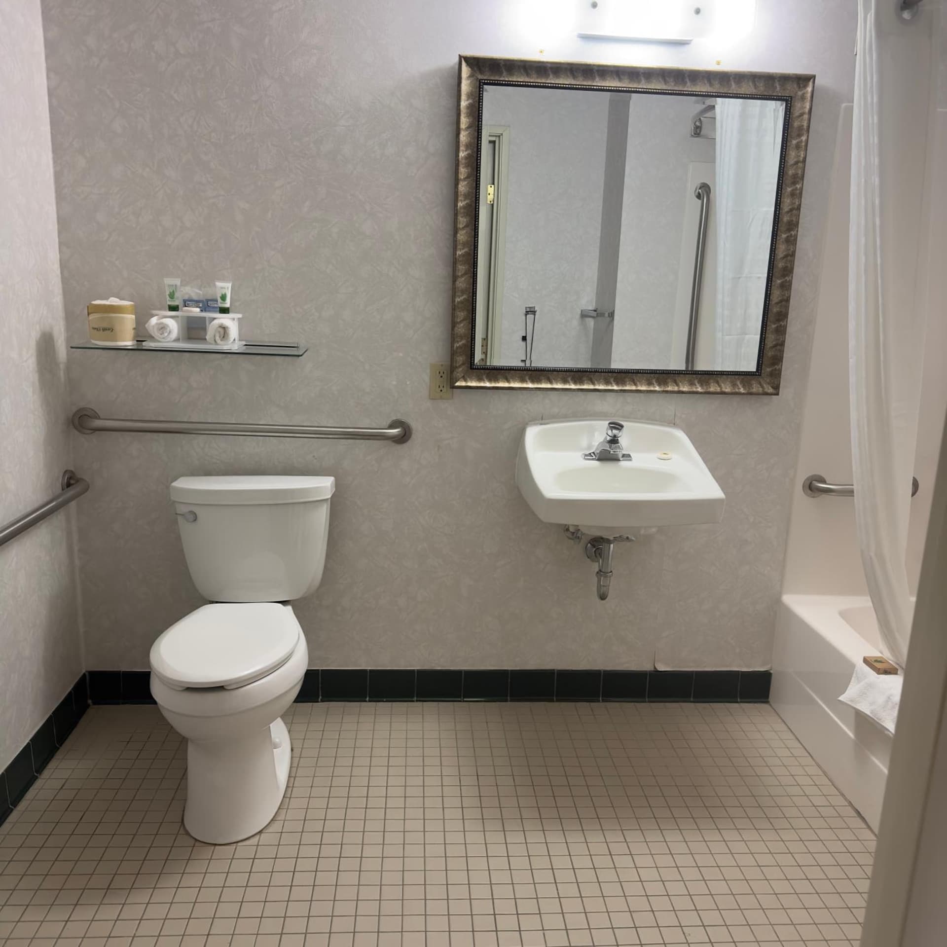 Sleep Inn & Suites near Spirit Mountain gallery photo in Duluth, MN — image 6