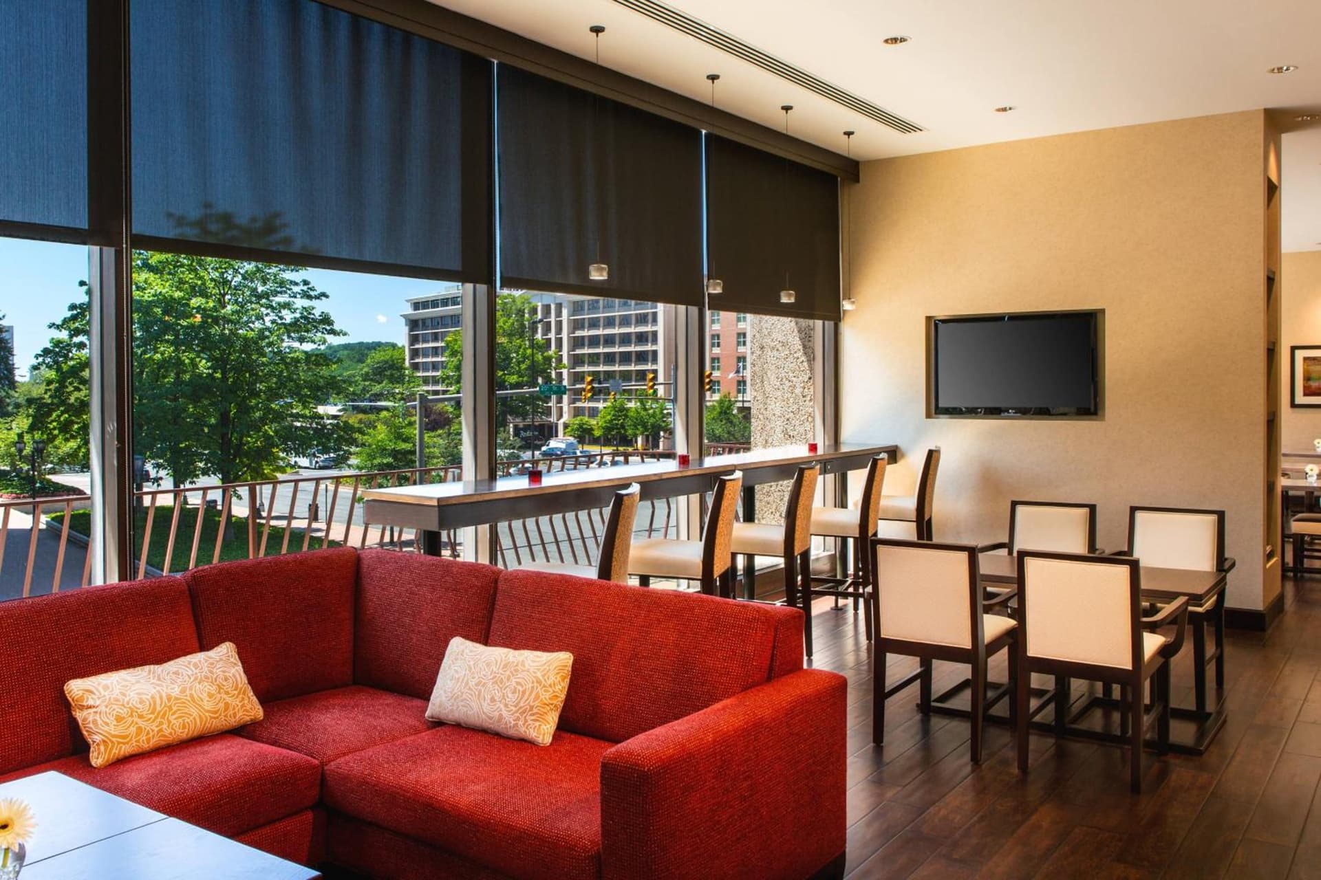 AC Hotel by Marriott Arlington National Landing gallery photo in Arlington, VA — image 6