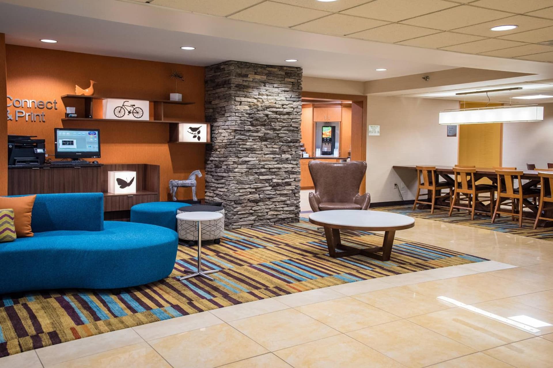 Fairfield Inn & Suites by Marriott Knoxville/East interior in Knoxville, TN — gallery photo 2