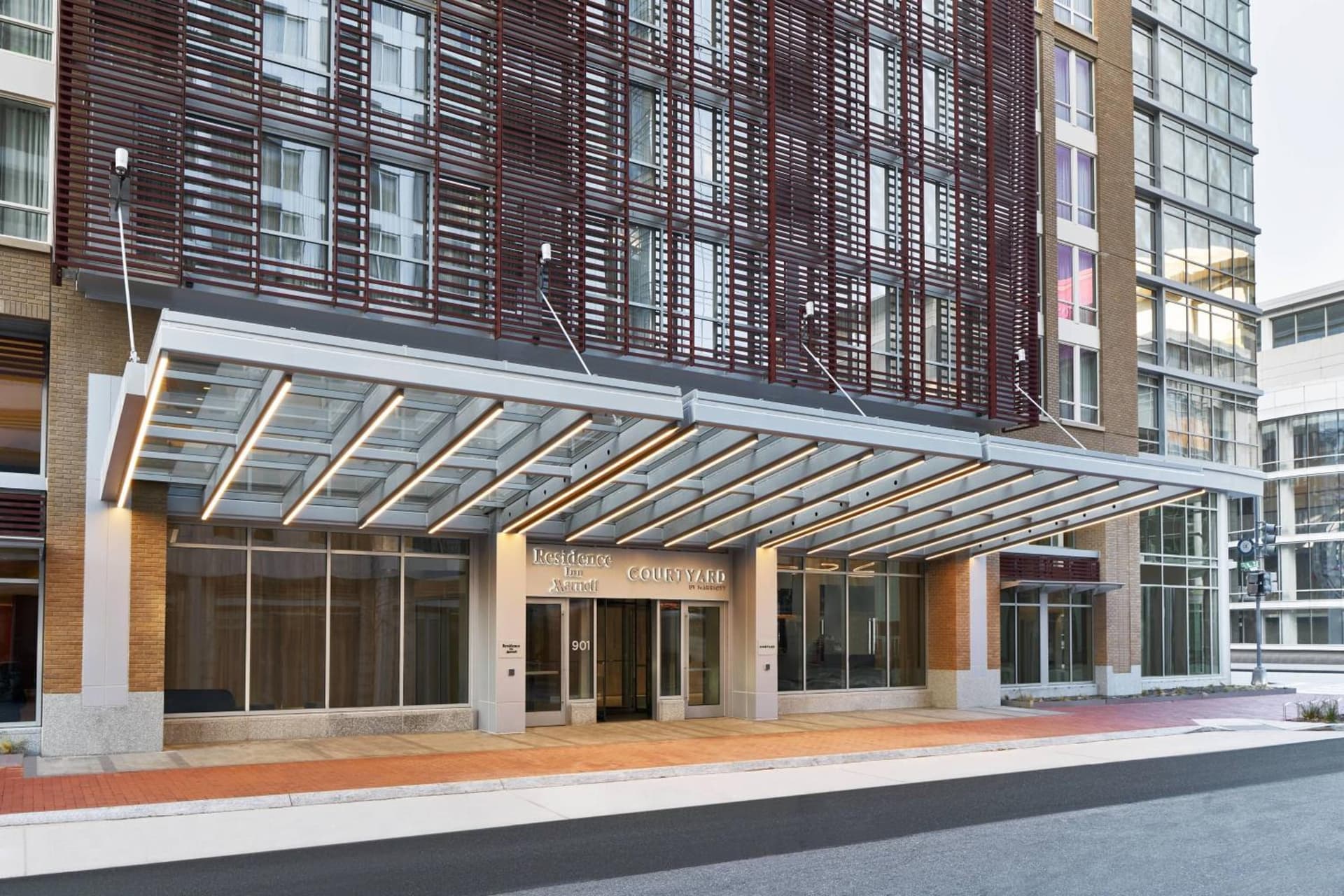 Courtyard by Marriott Washington Downtown/Convention Center interior in Washington, DC — gallery photo 2