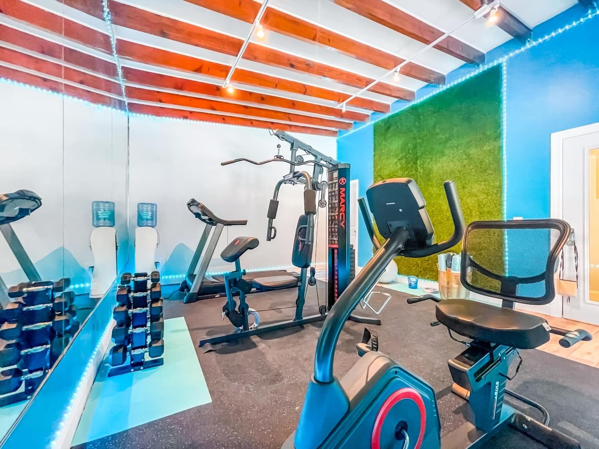 The Oasis interior in Hollywood, FL — gallery photo 2