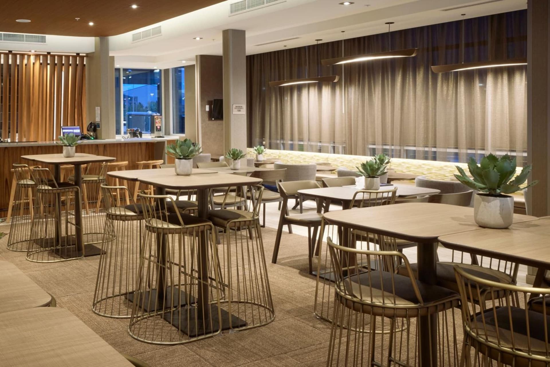 SpringHill Suites by Marriott Medford Airport gallery photo in Medford, OR — image 12