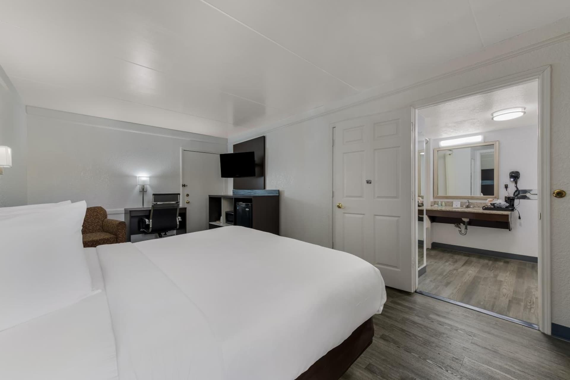 Quality Inn & Suites Airport gallery photo in Charlotte, NC — image 8