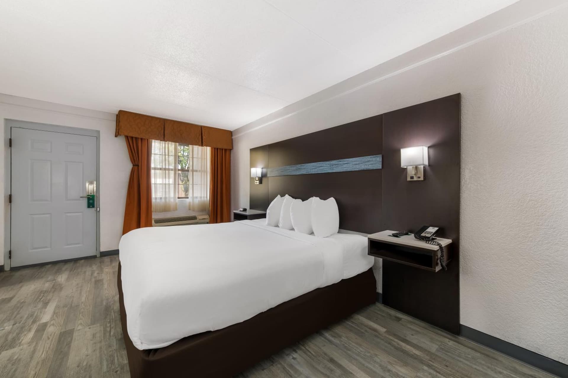 Quality Inn & Suites Airport gallery photo in Charlotte, NC — image 5