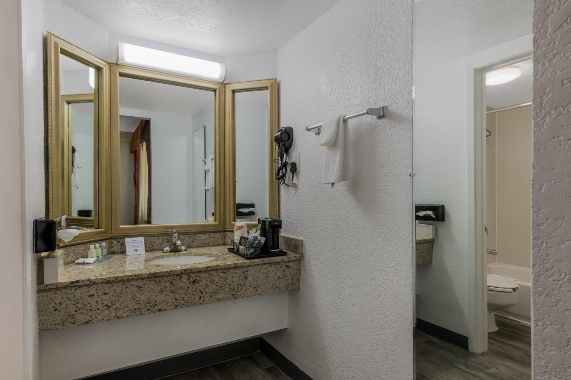 Quality Inn & Suites Airport gallery photo in Charlotte, NC — image 40