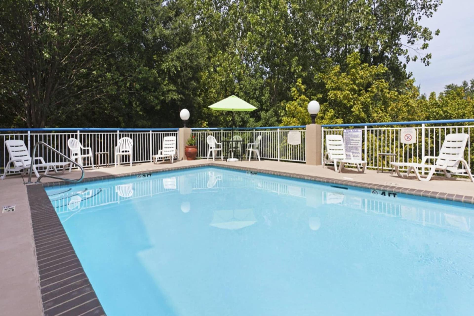 Fairfield Inn & Suites Charlotte Arrowood interior in Charlotte, NC — gallery photo 2